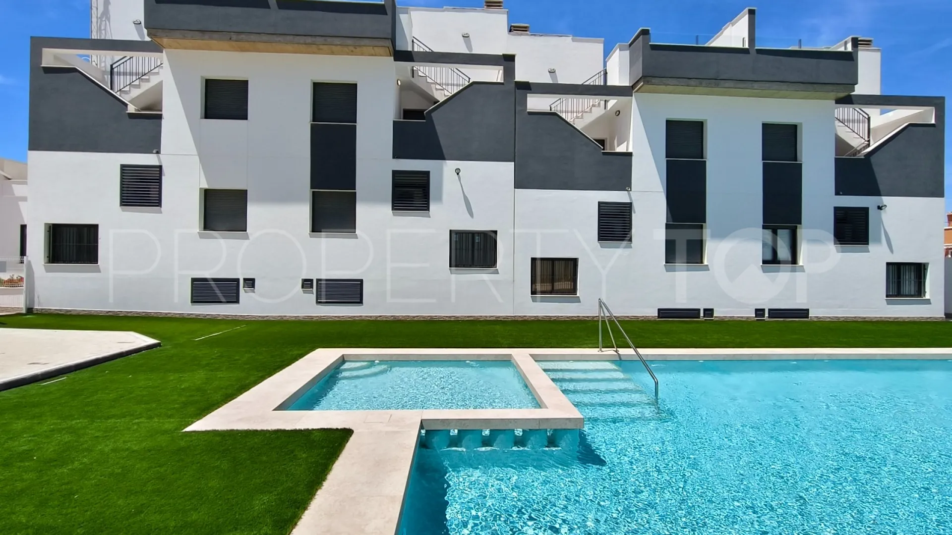 For sale apartment in Los Altos de Marbella