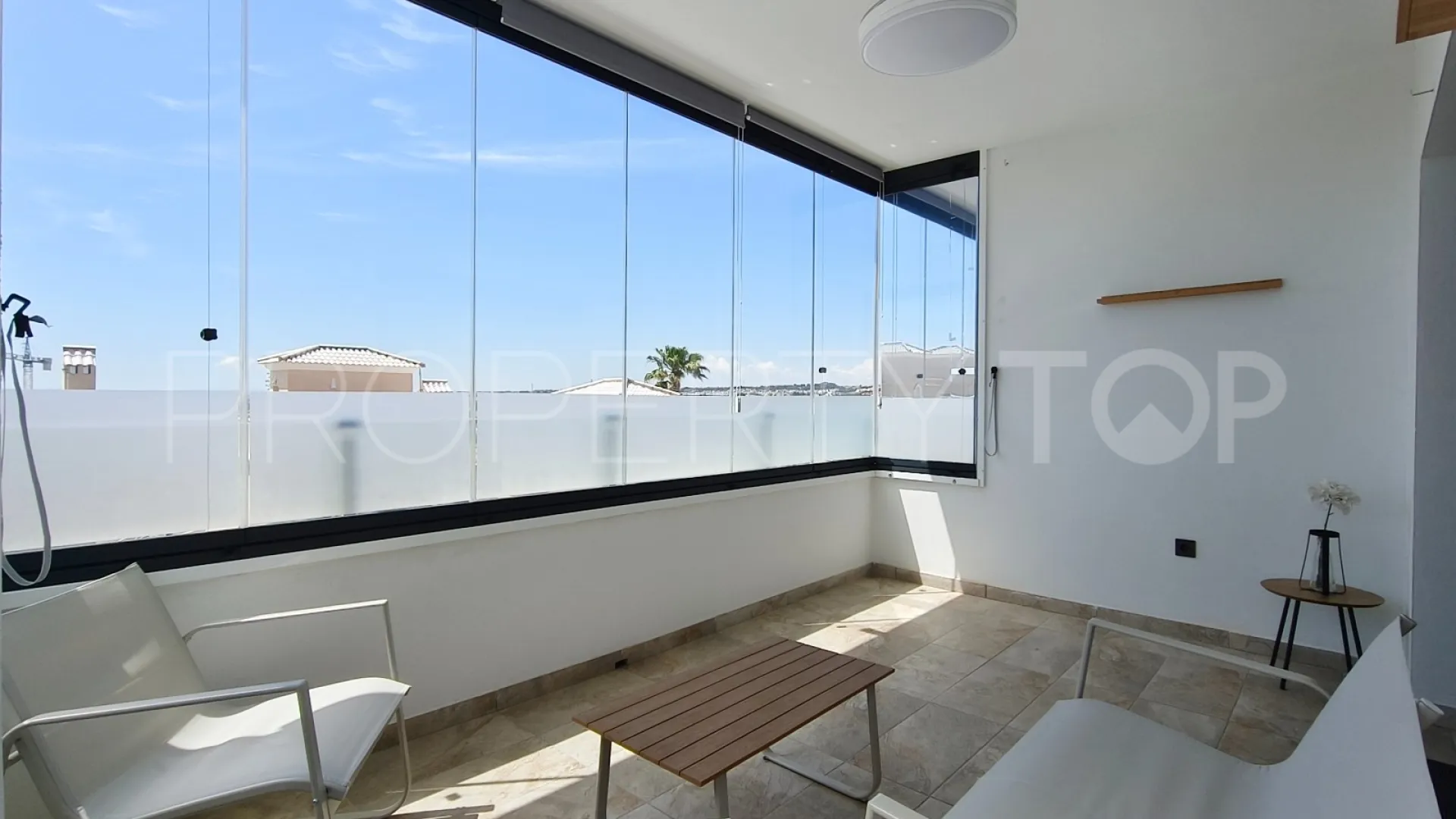 For sale apartment in Los Altos de Marbella