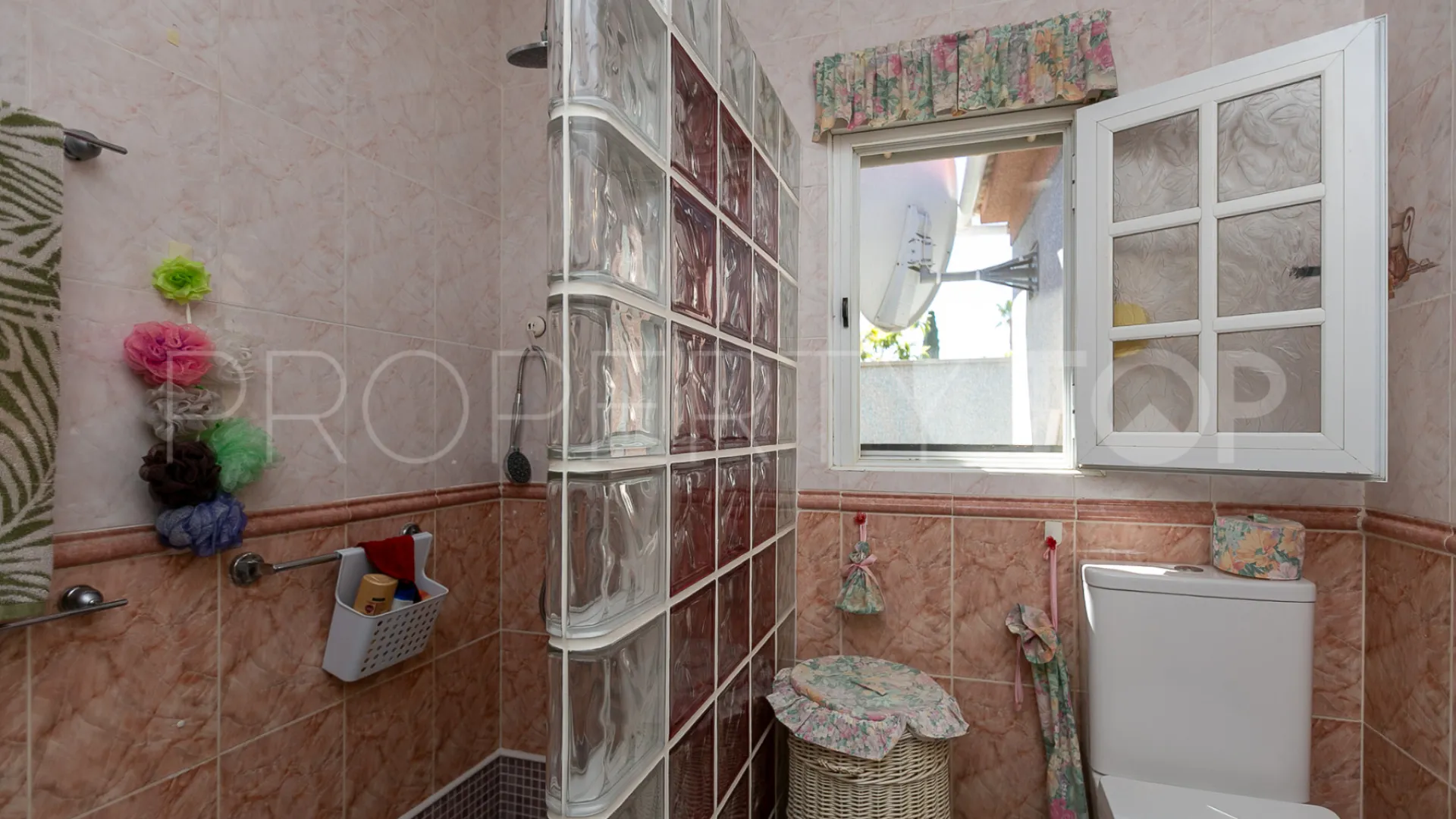 Villa for sale in Los Balcones