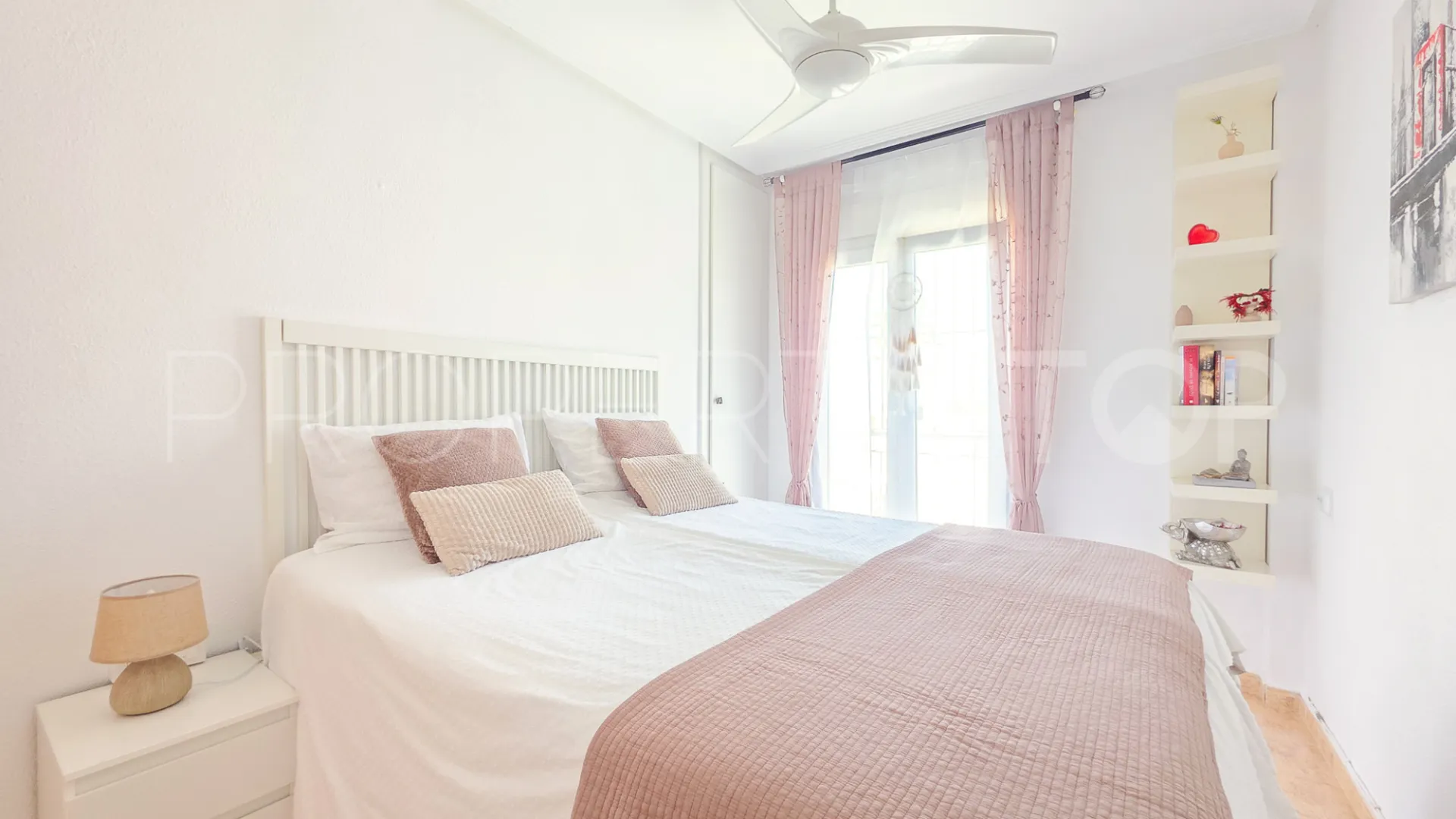 Los Balcones, adosado con 2 dormitorios a la venta