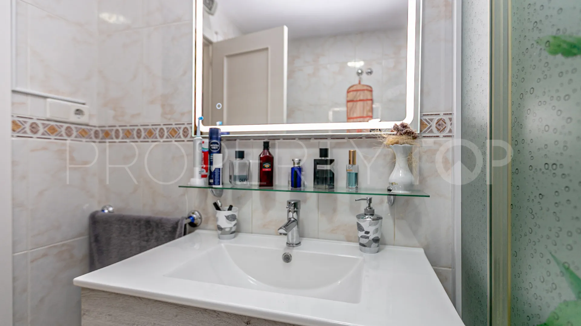 Los Altos de Marbella, adosado a la venta de 2 dormitorios