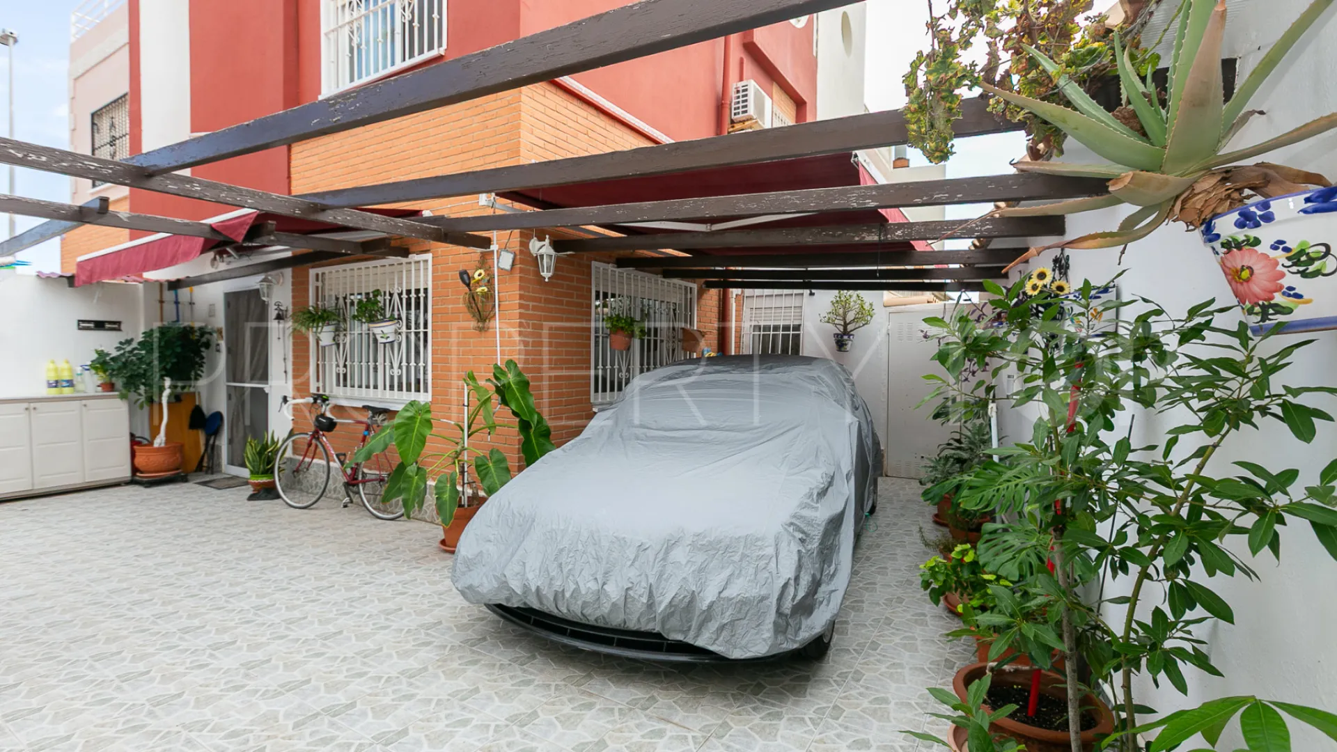 Los Altos de Marbella, adosado a la venta de 2 dormitorios