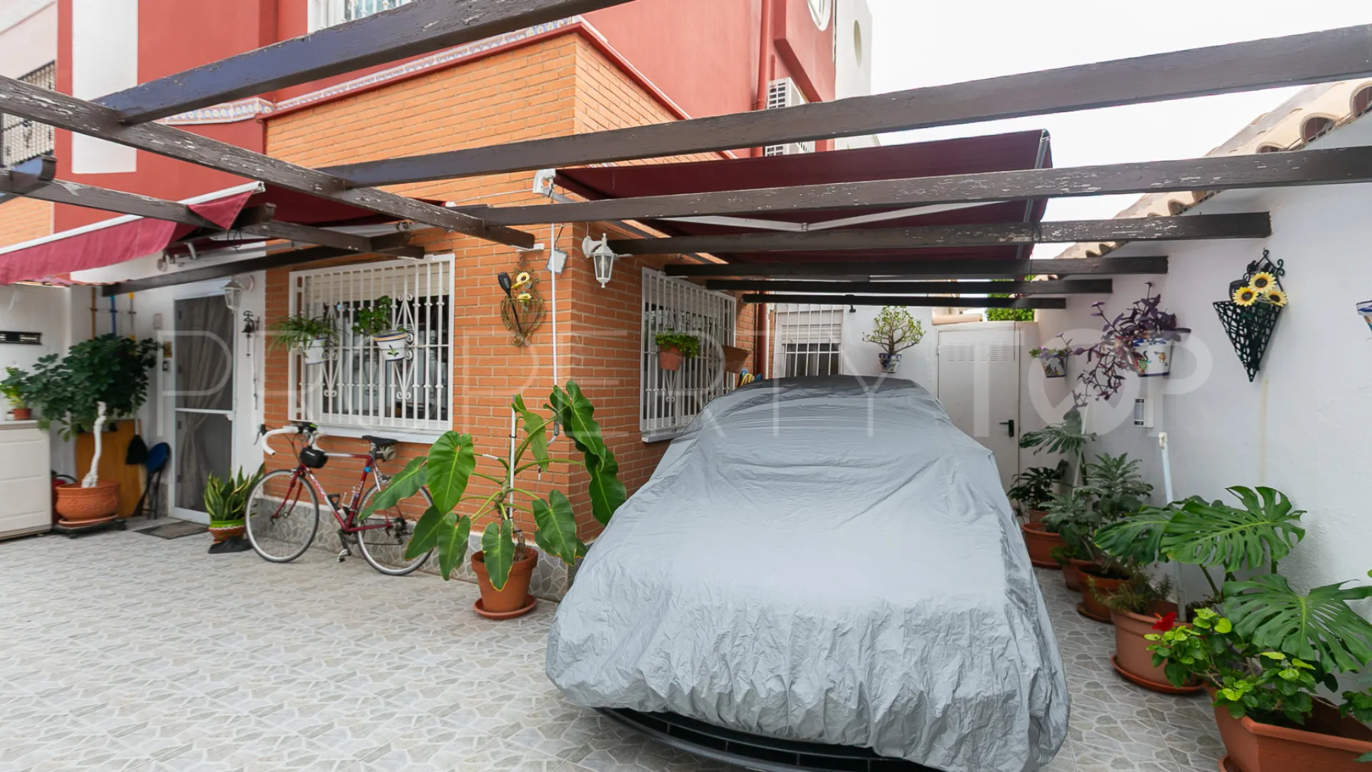 Los Altos de Marbella, adosado a la venta de 2 dormitorios