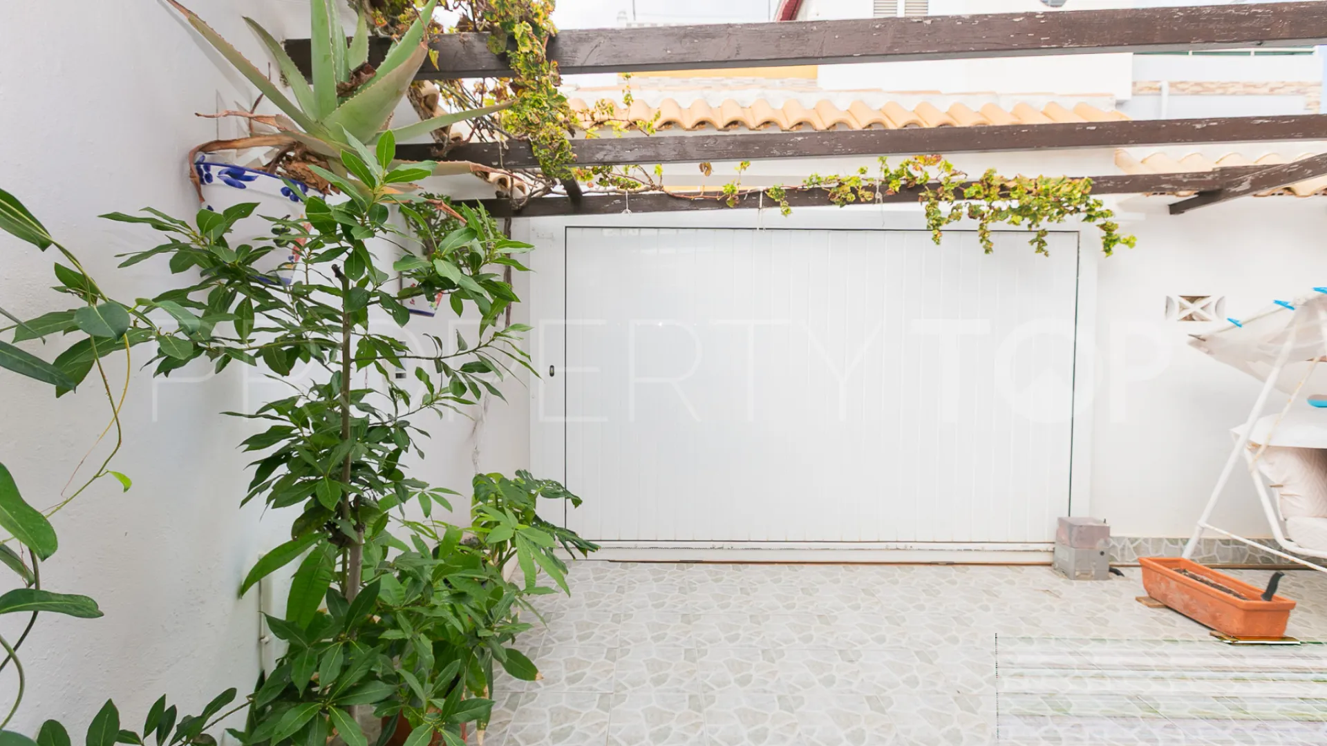 Los Altos de Marbella, adosado a la venta de 2 dormitorios
