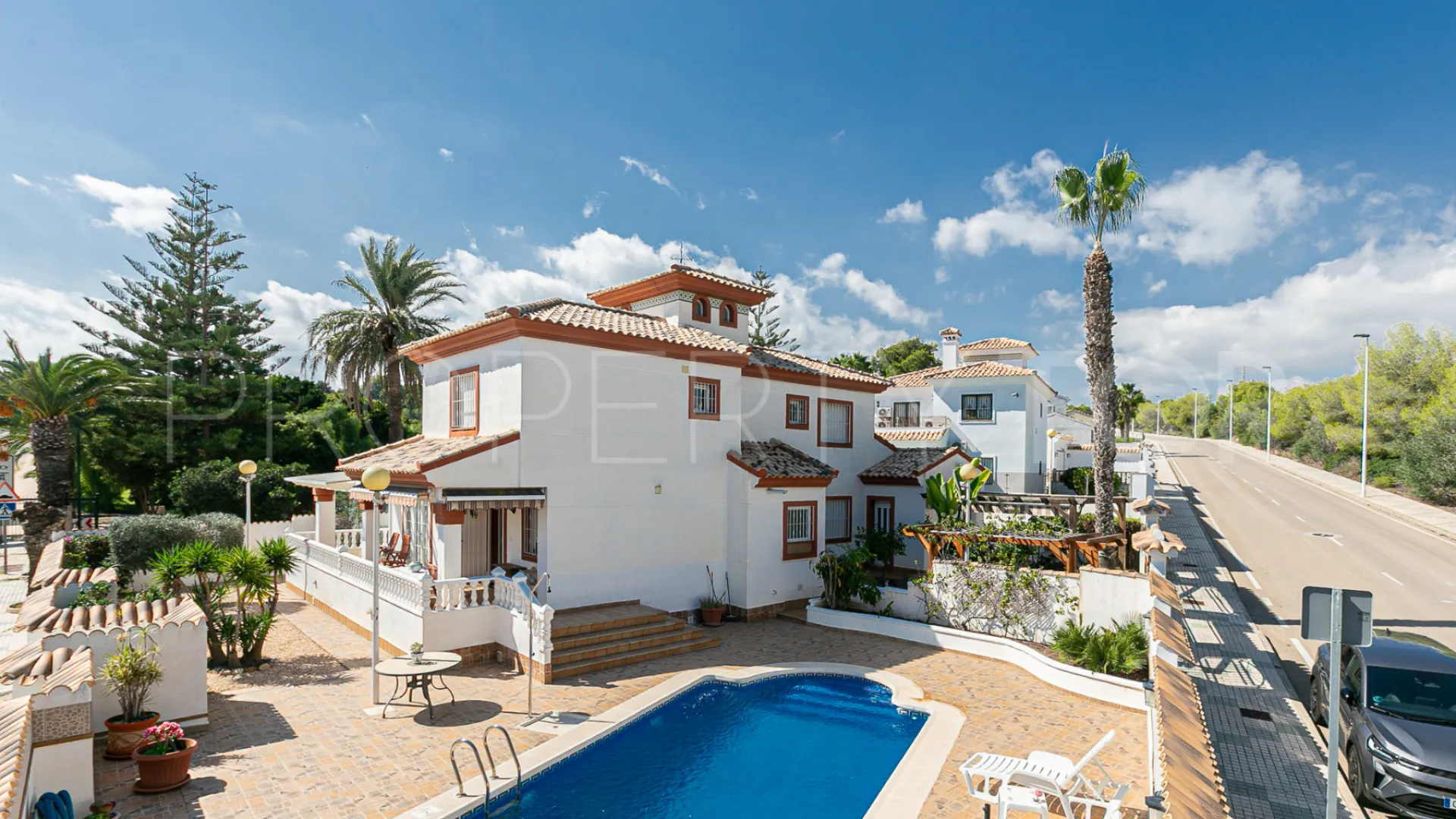 Se vende villa en Rioja de 4 dormitorios
