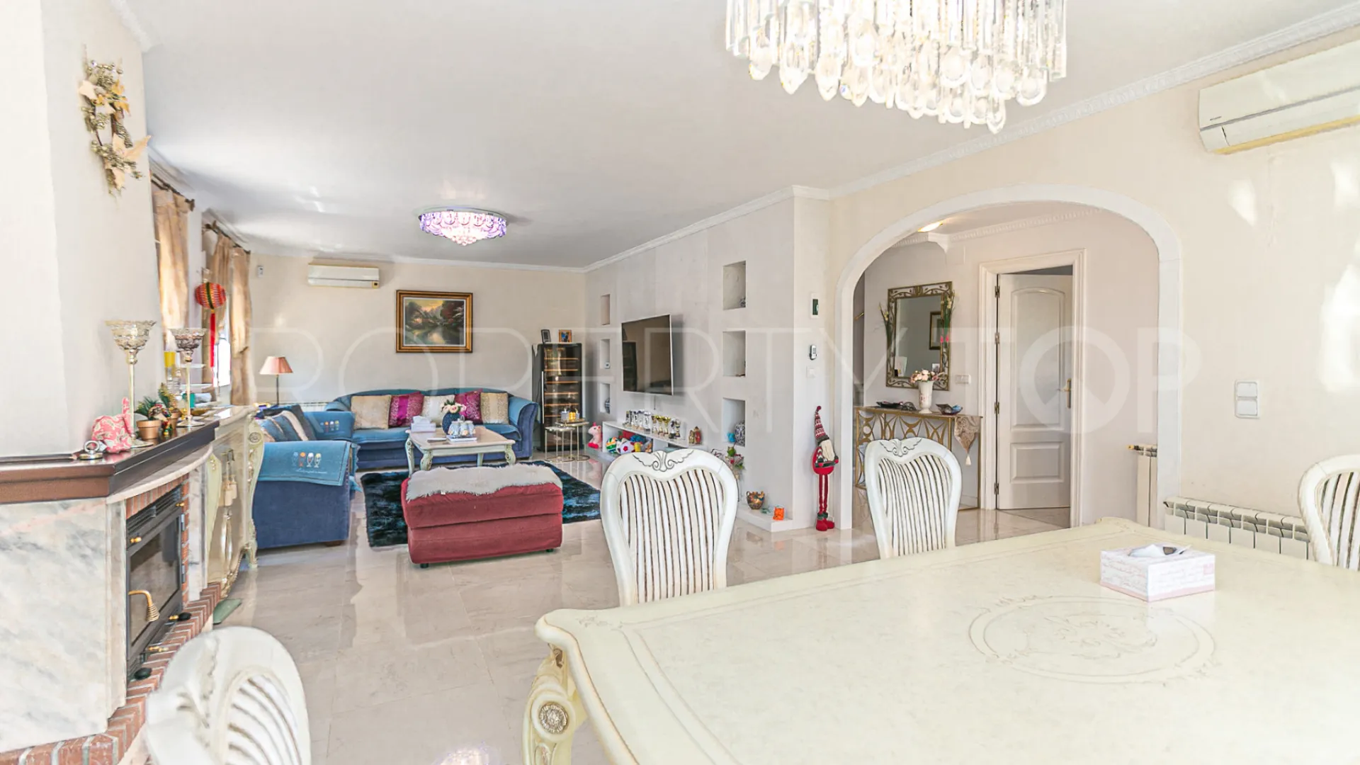 Se vende villa en Rioja de 4 dormitorios