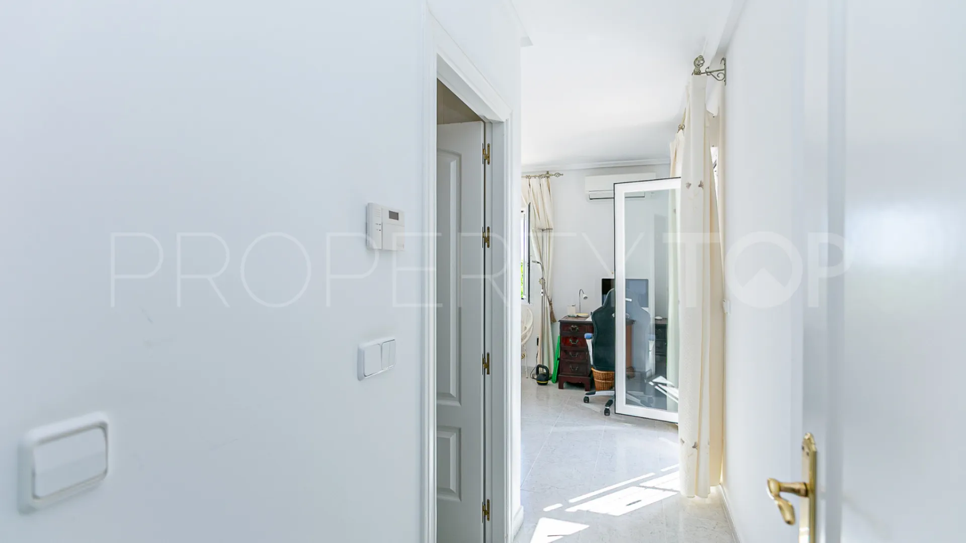 Se vende villa en Rioja de 4 dormitorios
