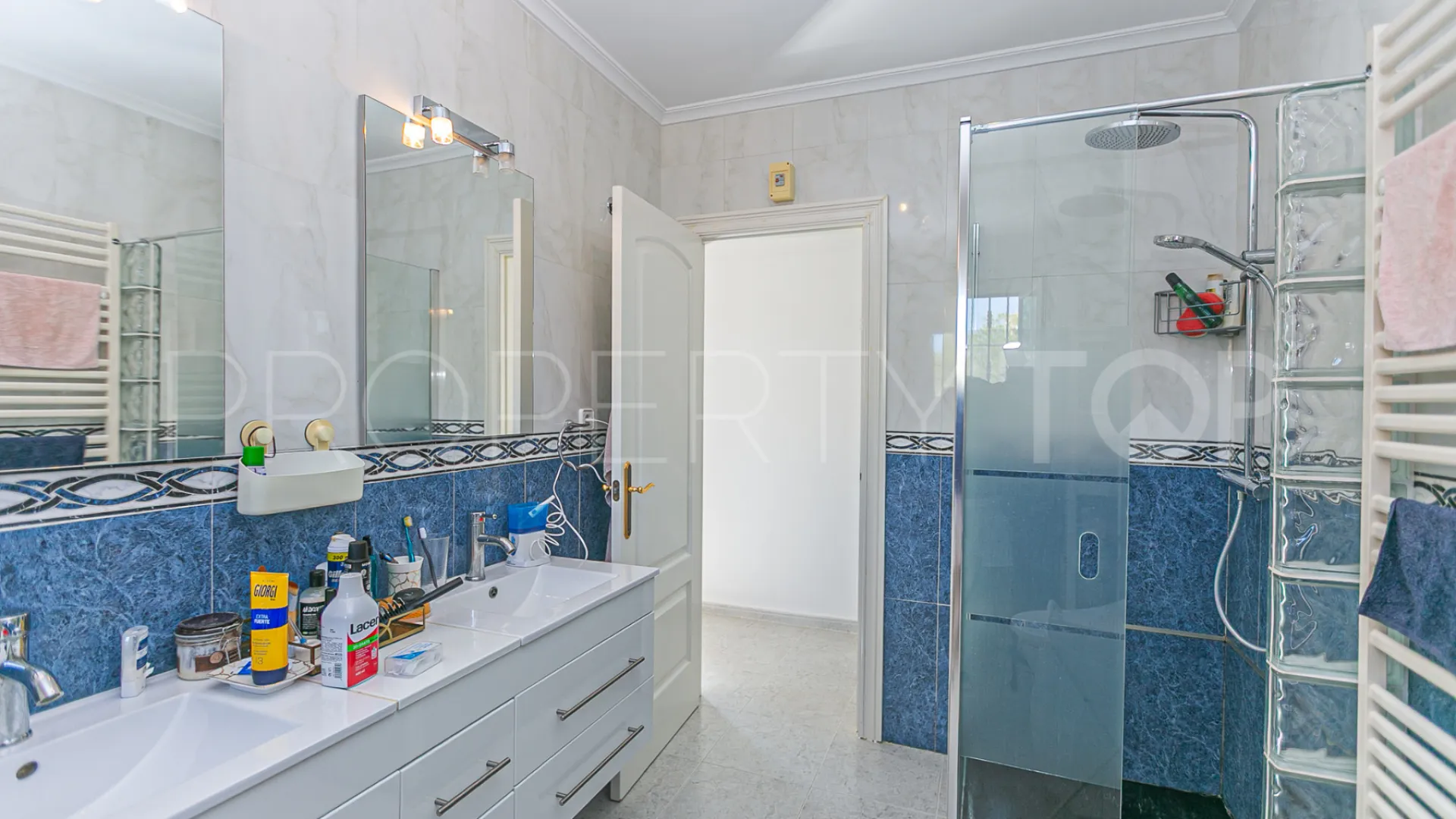 Se vende villa en Rioja de 4 dormitorios