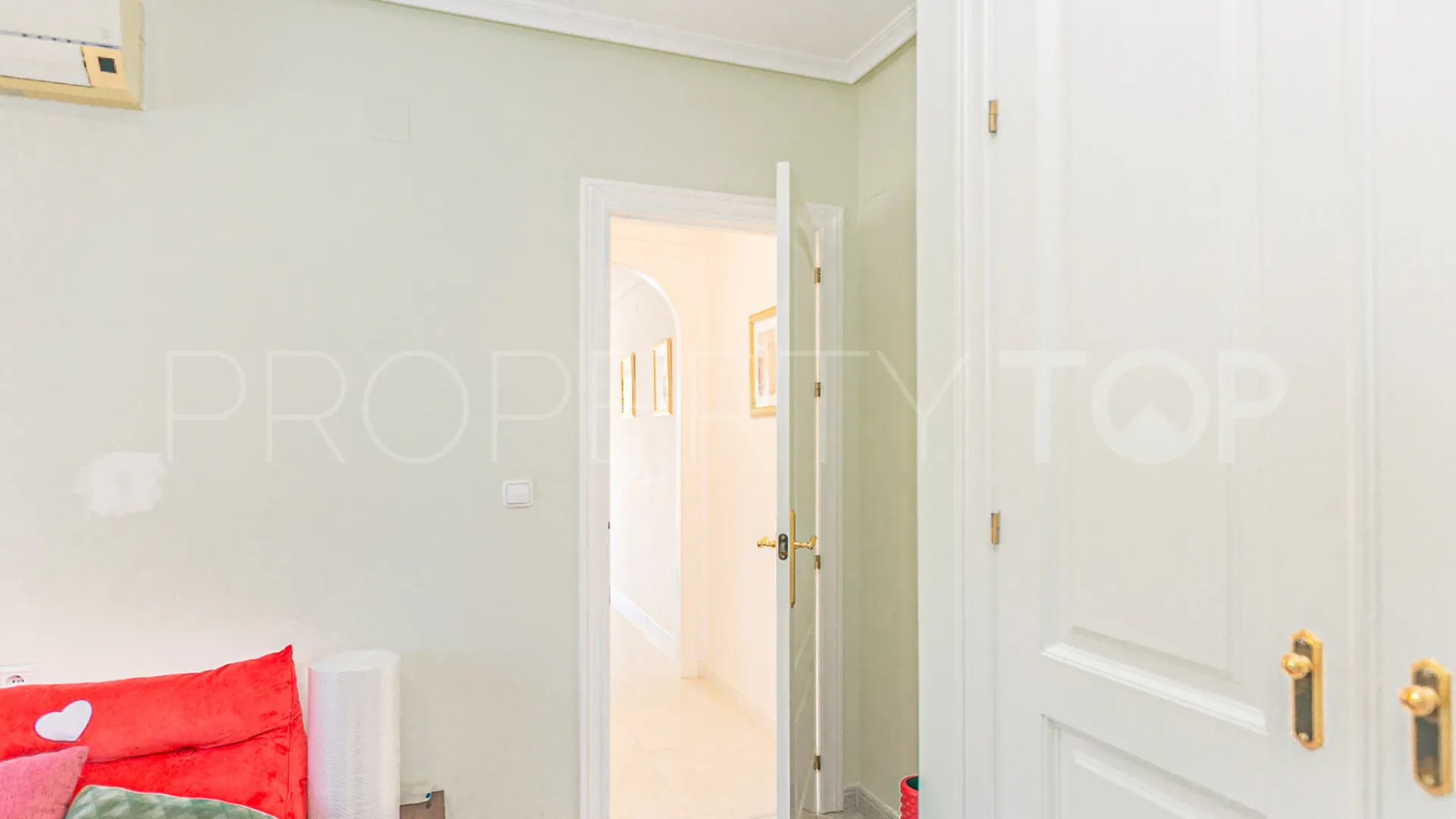 Se vende villa en Rioja de 4 dormitorios