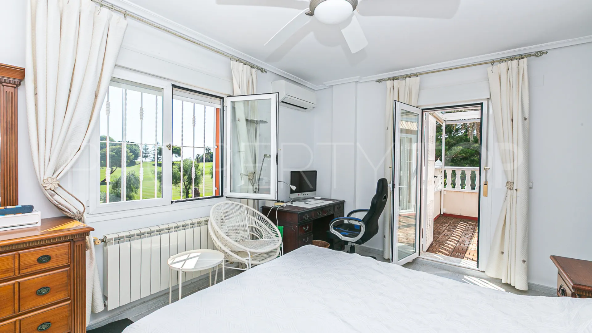 Se vende villa en Rioja de 4 dormitorios