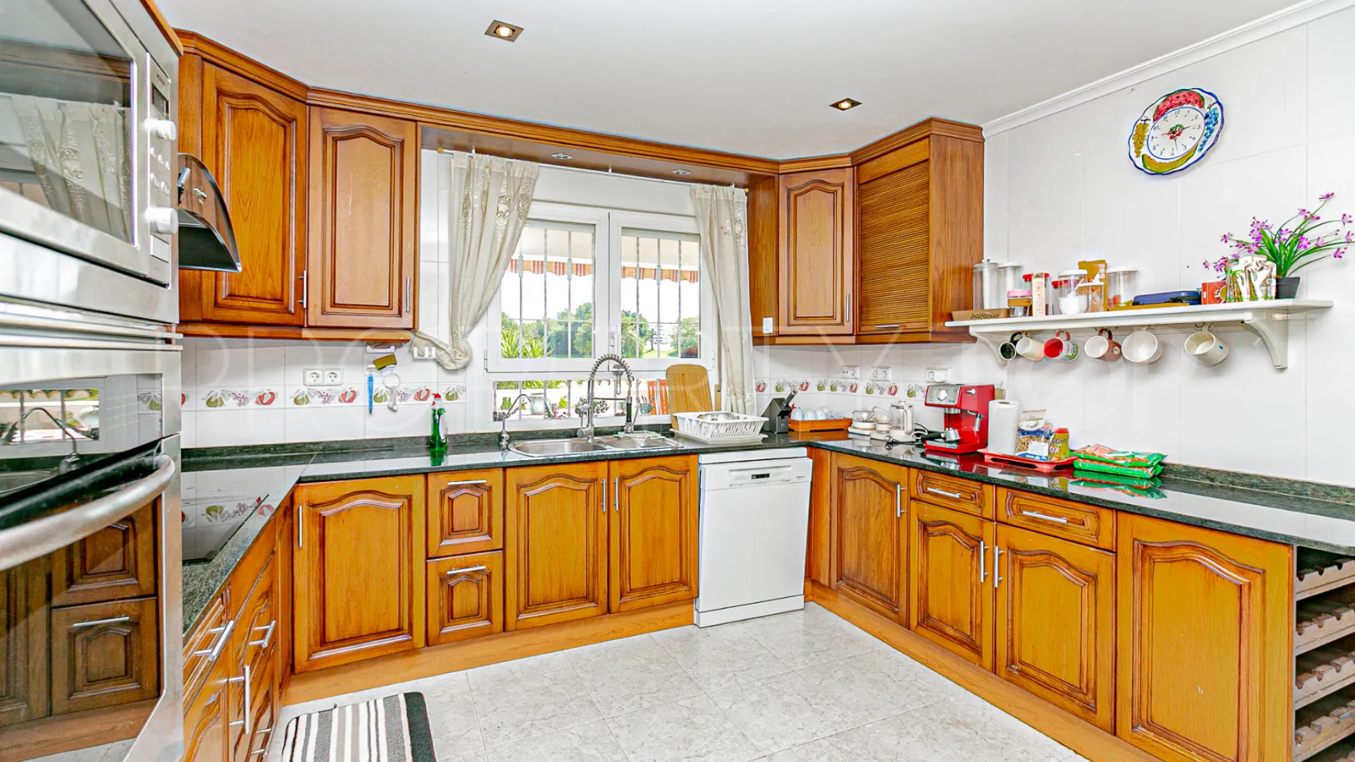 Se vende villa en Rioja de 4 dormitorios