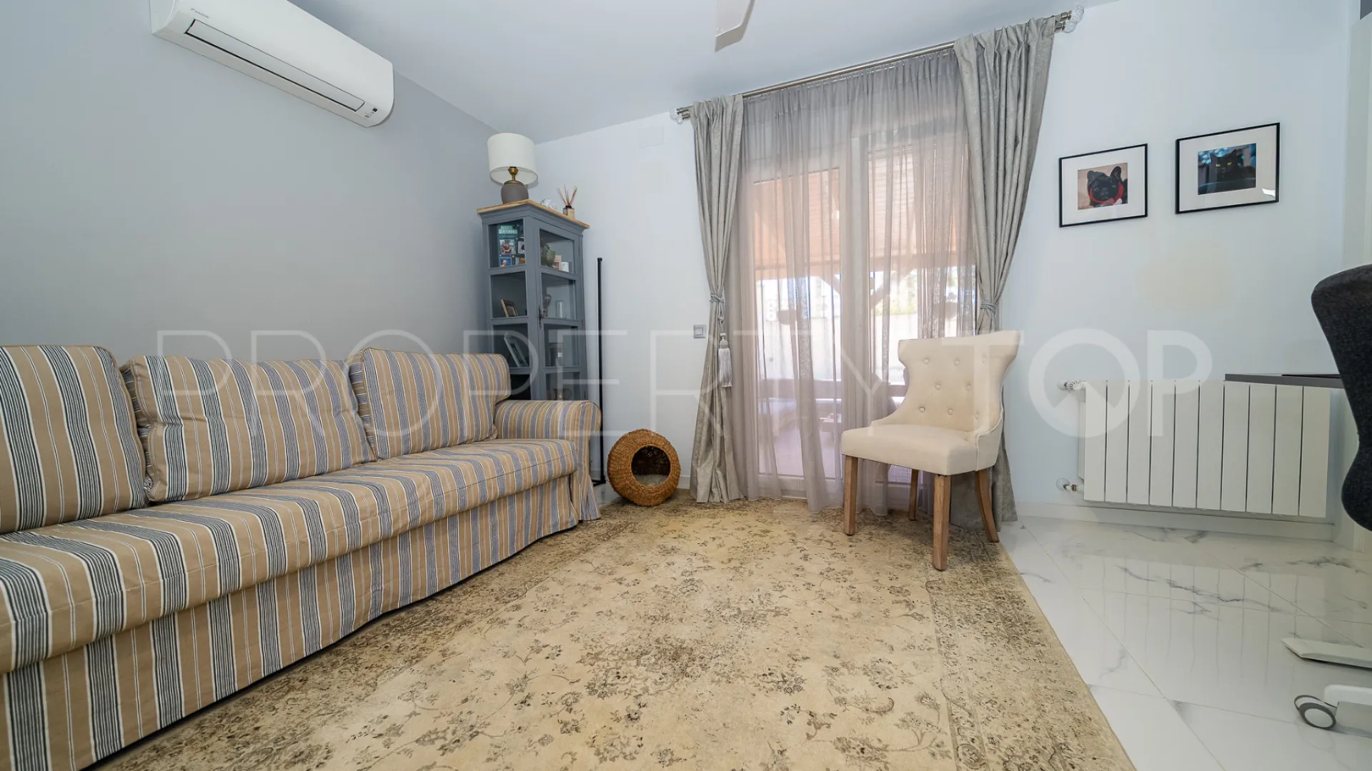 For sale 5 bedrooms villa in Pilar de la Horadada