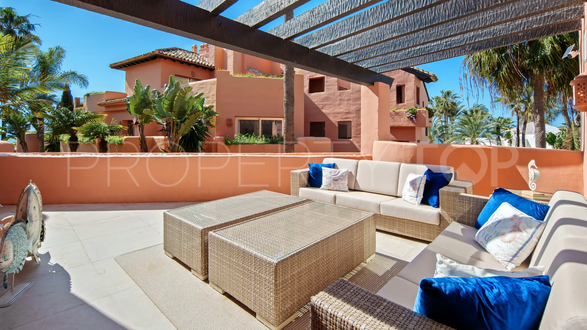 Buy duplex penthouse in La Morera