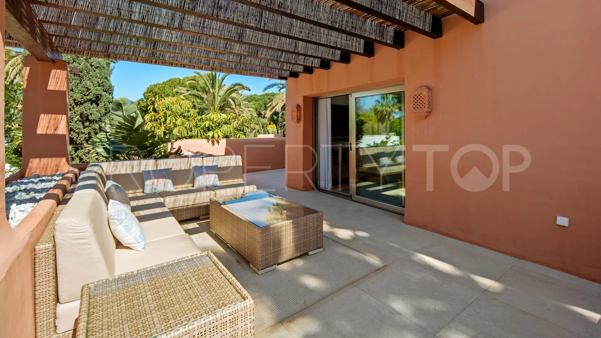 Buy duplex penthouse in La Morera