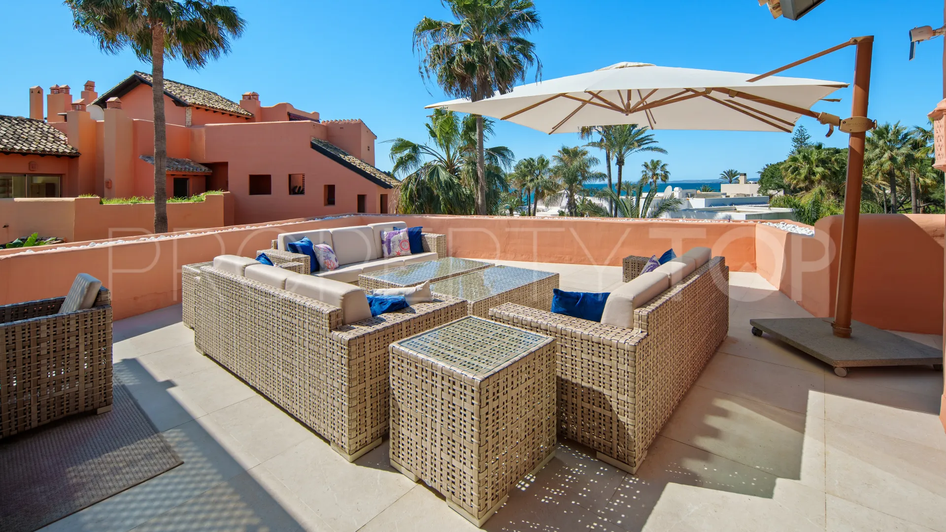 Buy duplex penthouse in La Morera