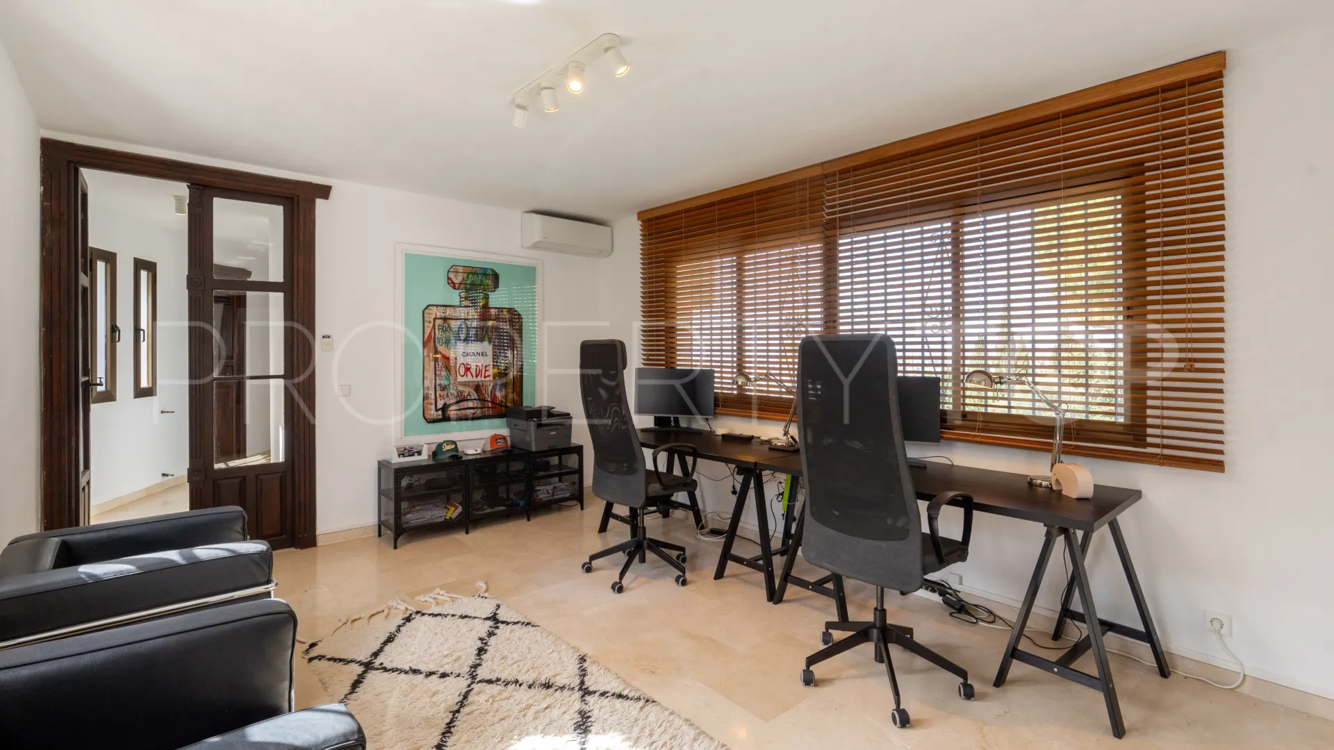 Sierrezuela, villa en venta