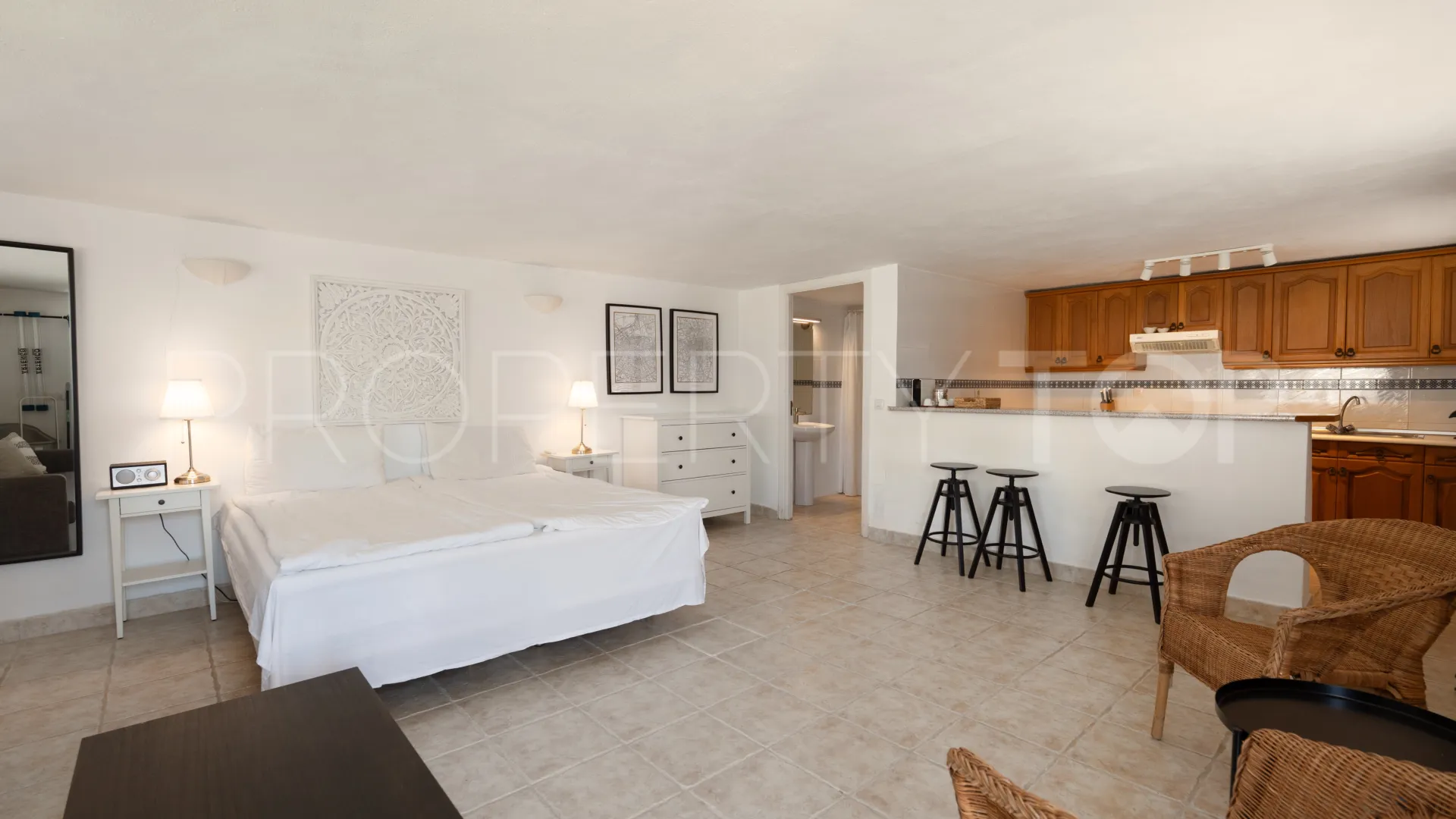 Sierrezuela, villa en venta