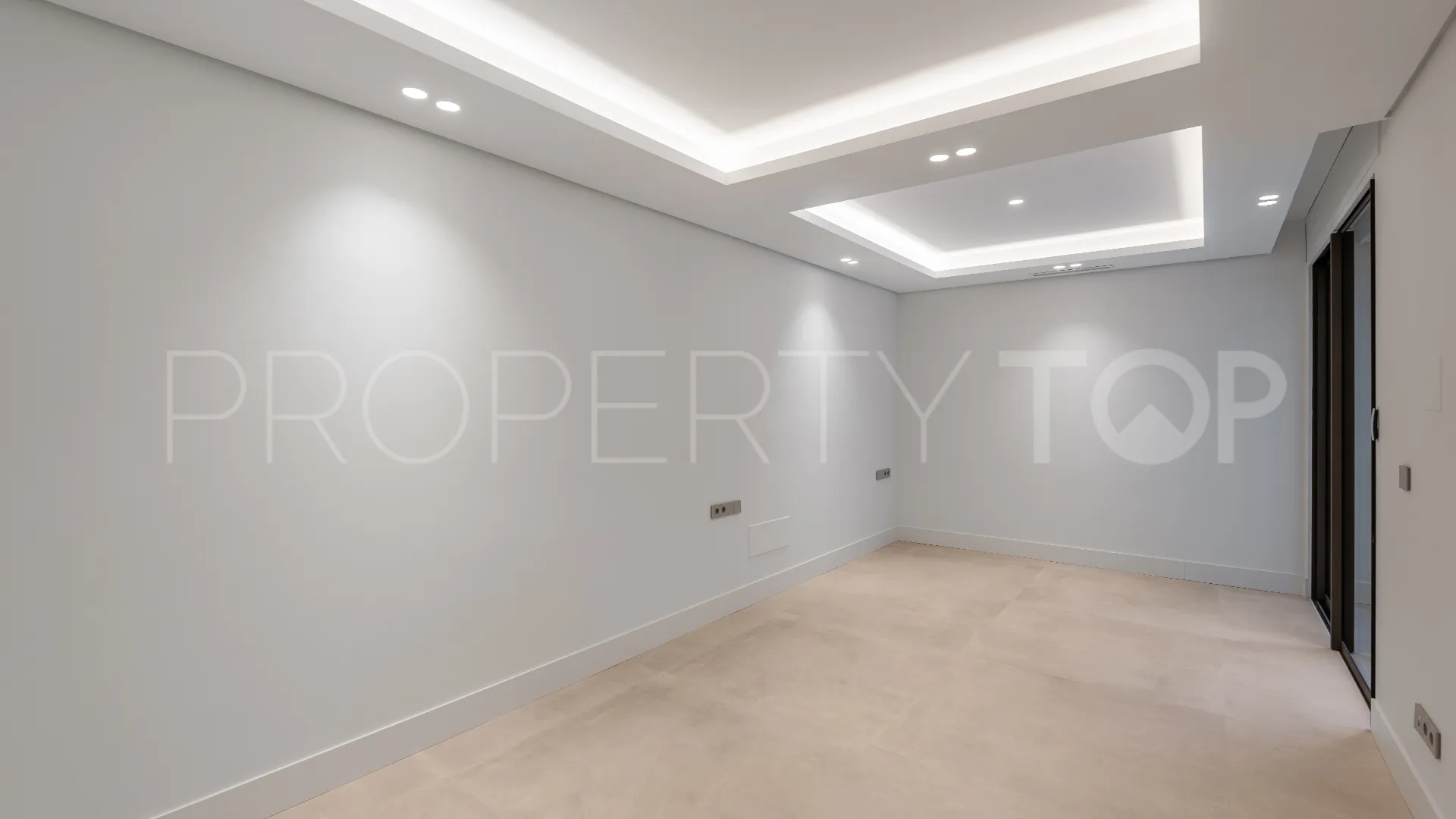 5 bedrooms villa in Malaga for sale