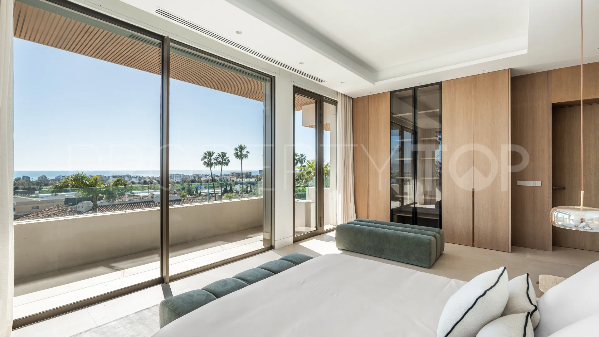 5 bedrooms villa in Malaga for sale