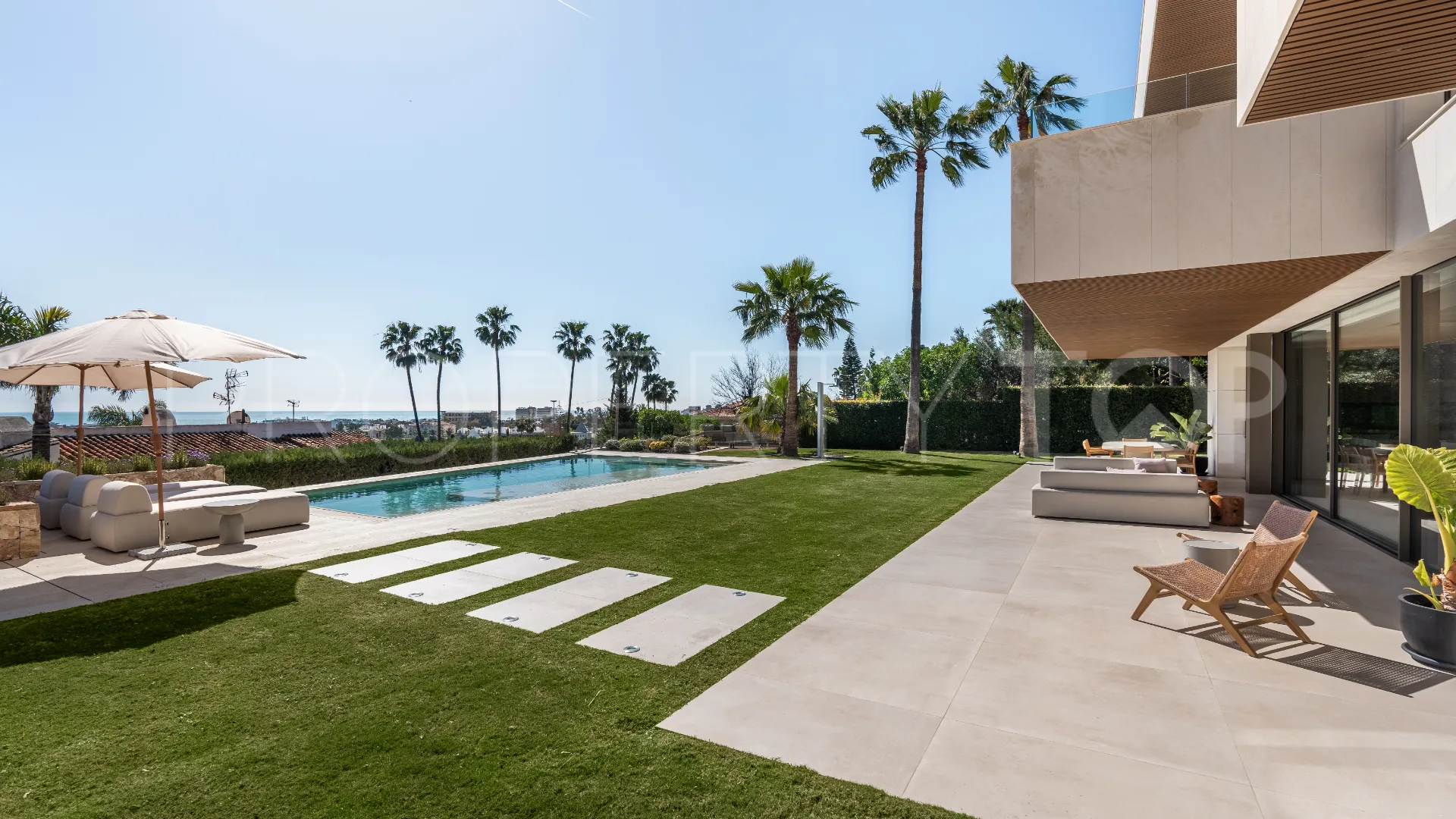 5 bedrooms villa in Malaga for sale