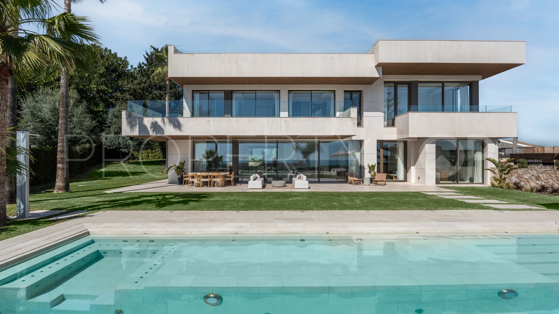 5 bedrooms villa in Malaga for sale