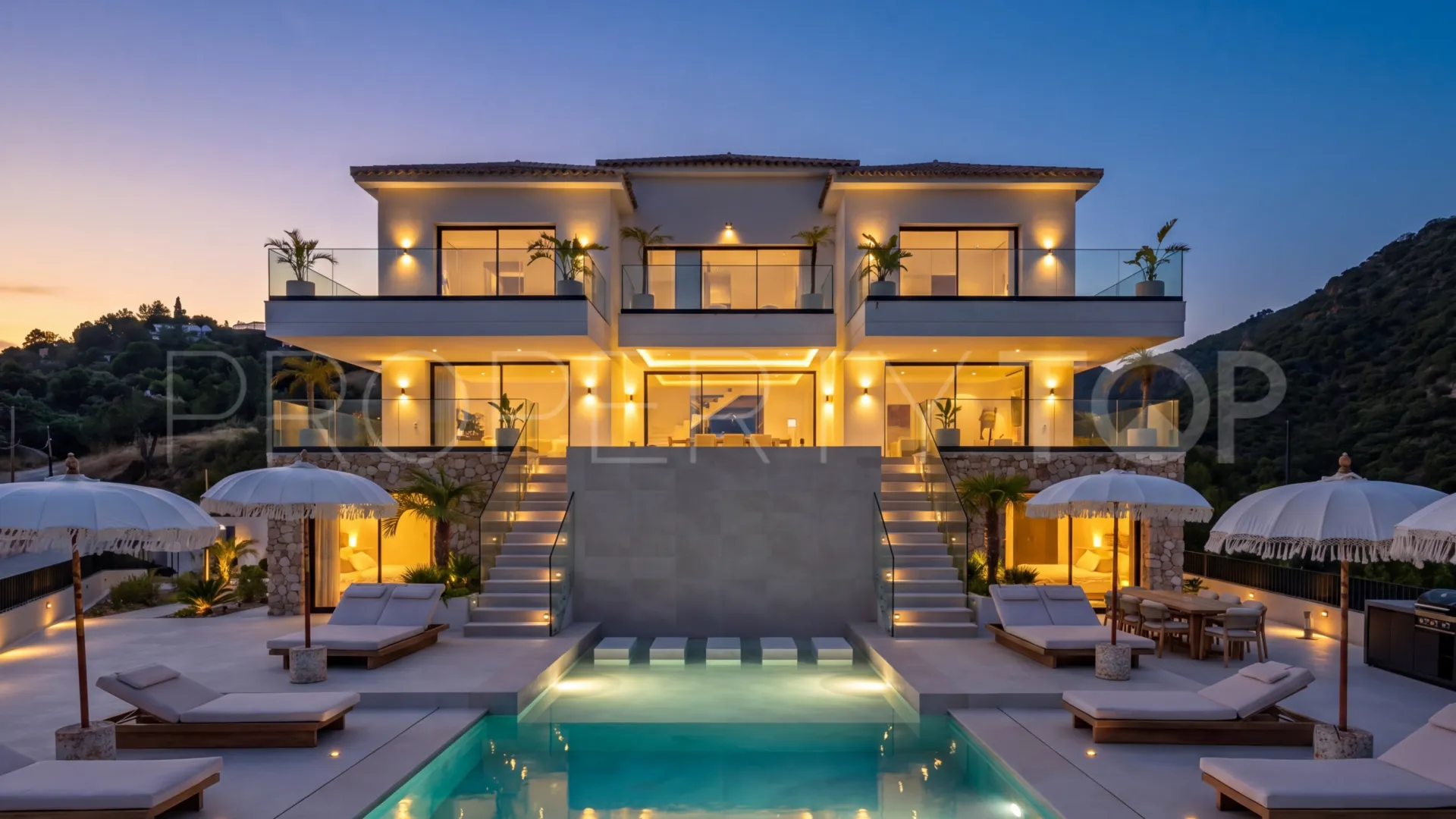 For sale Monte Mayor villa with 8 bedrooms