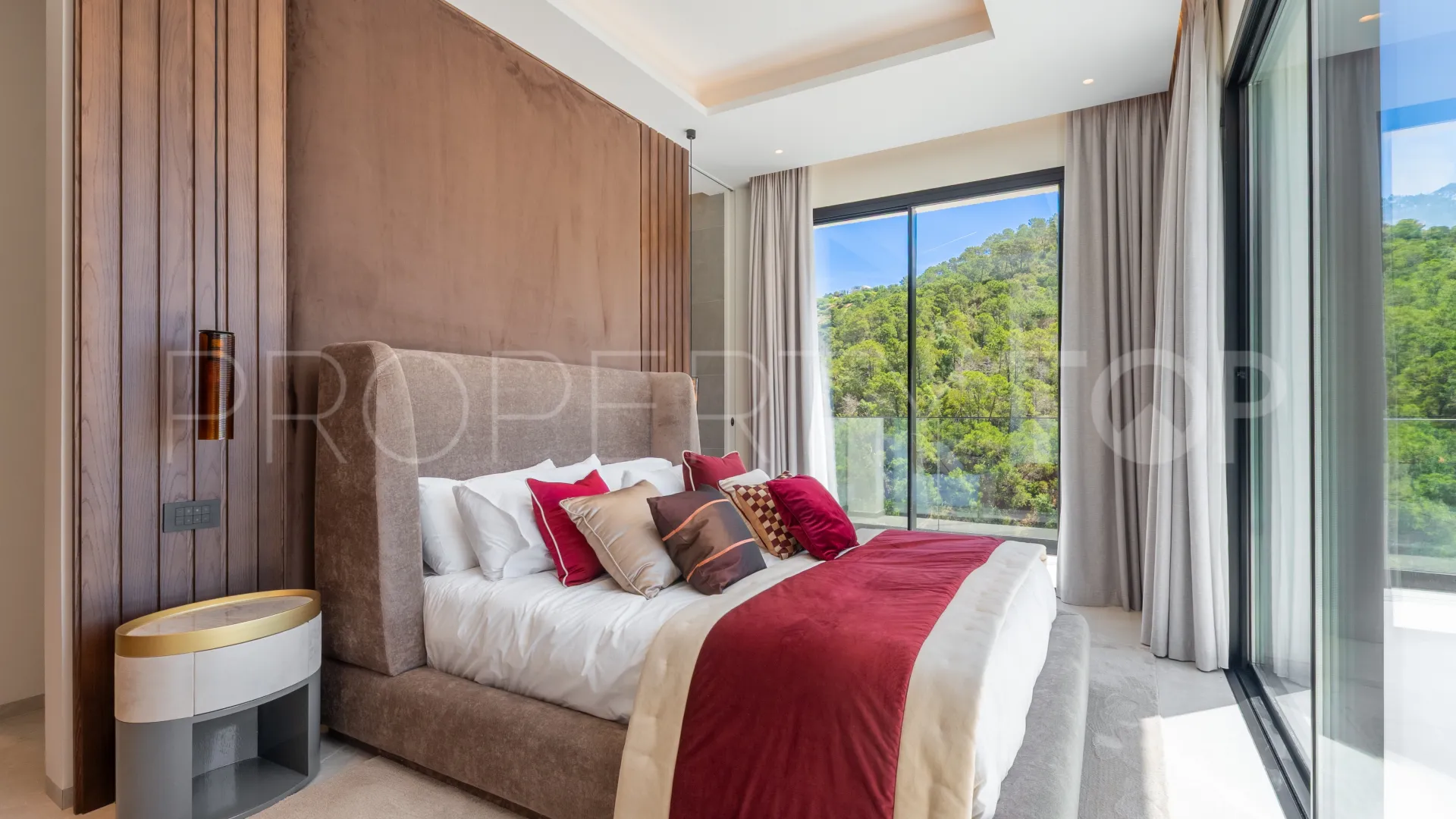 For sale Monte Mayor villa with 8 bedrooms