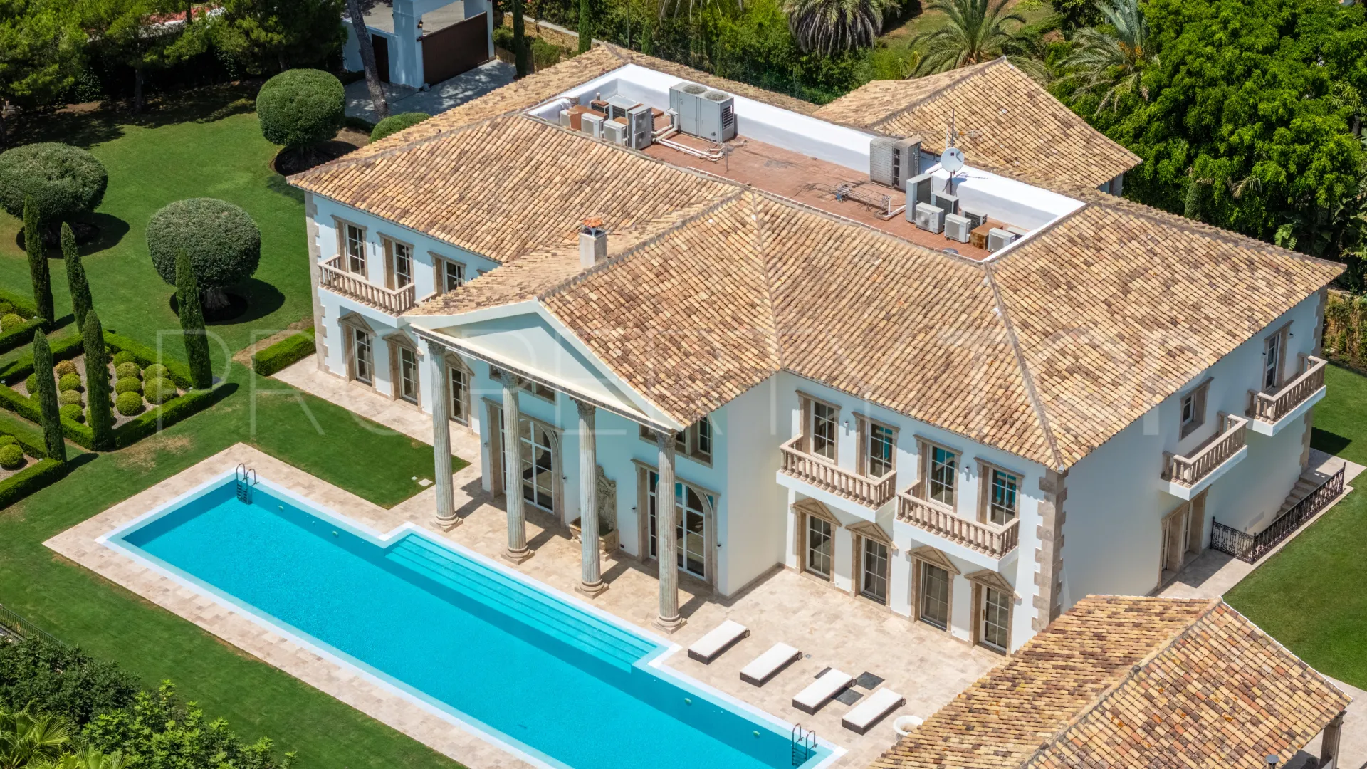 For sale villa in Sierra Blanca with 10 bedrooms