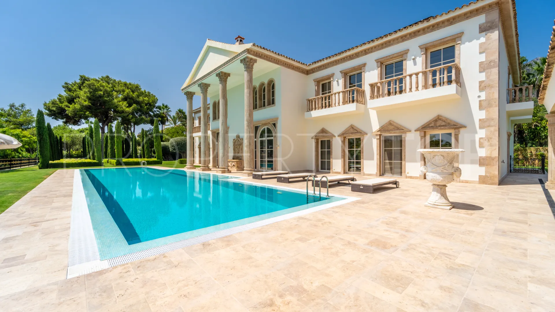 For sale villa in Sierra Blanca with 10 bedrooms