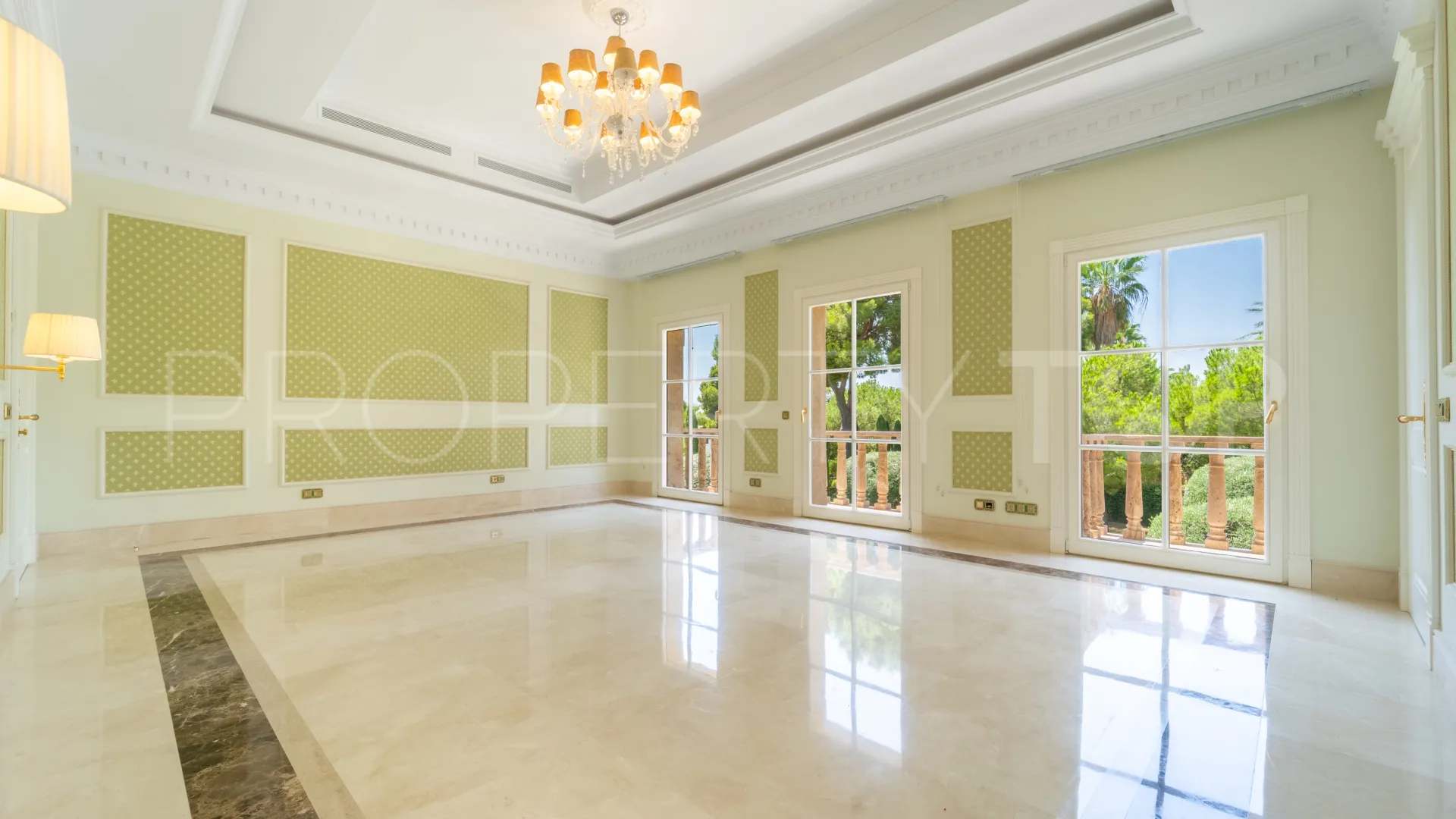 For sale villa in Sierra Blanca with 10 bedrooms