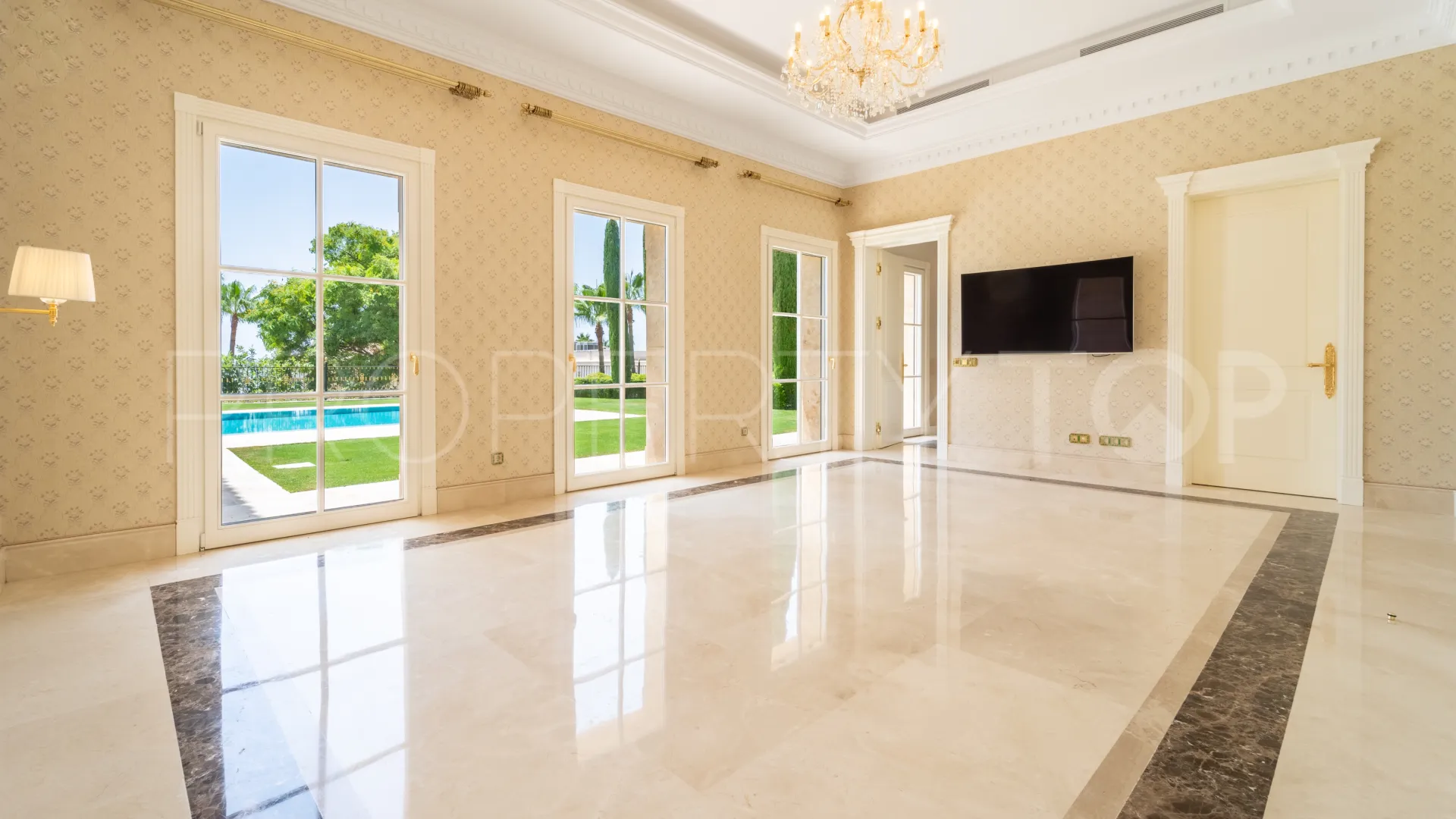 For sale villa in Sierra Blanca with 10 bedrooms