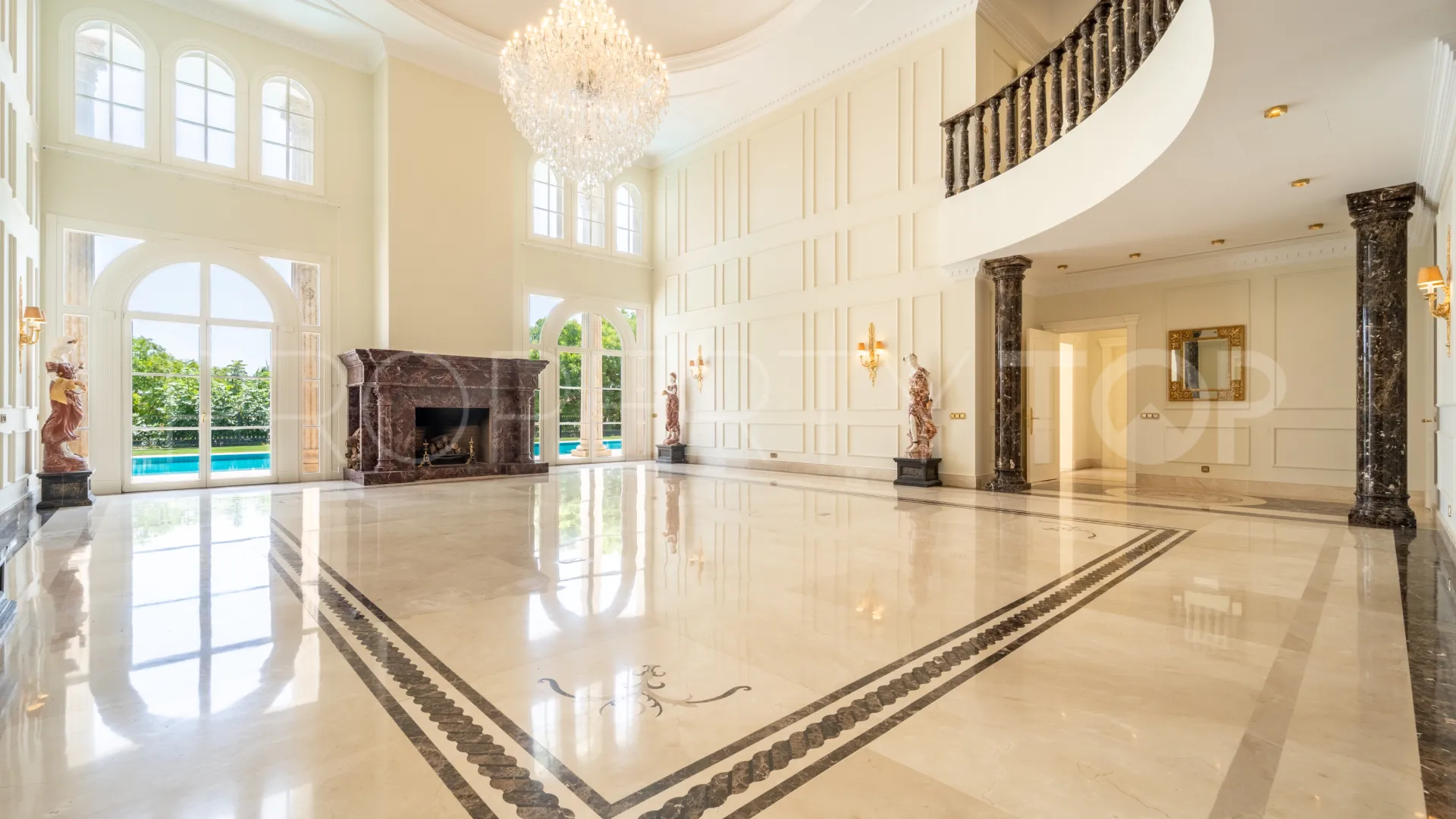 For sale villa in Sierra Blanca with 10 bedrooms