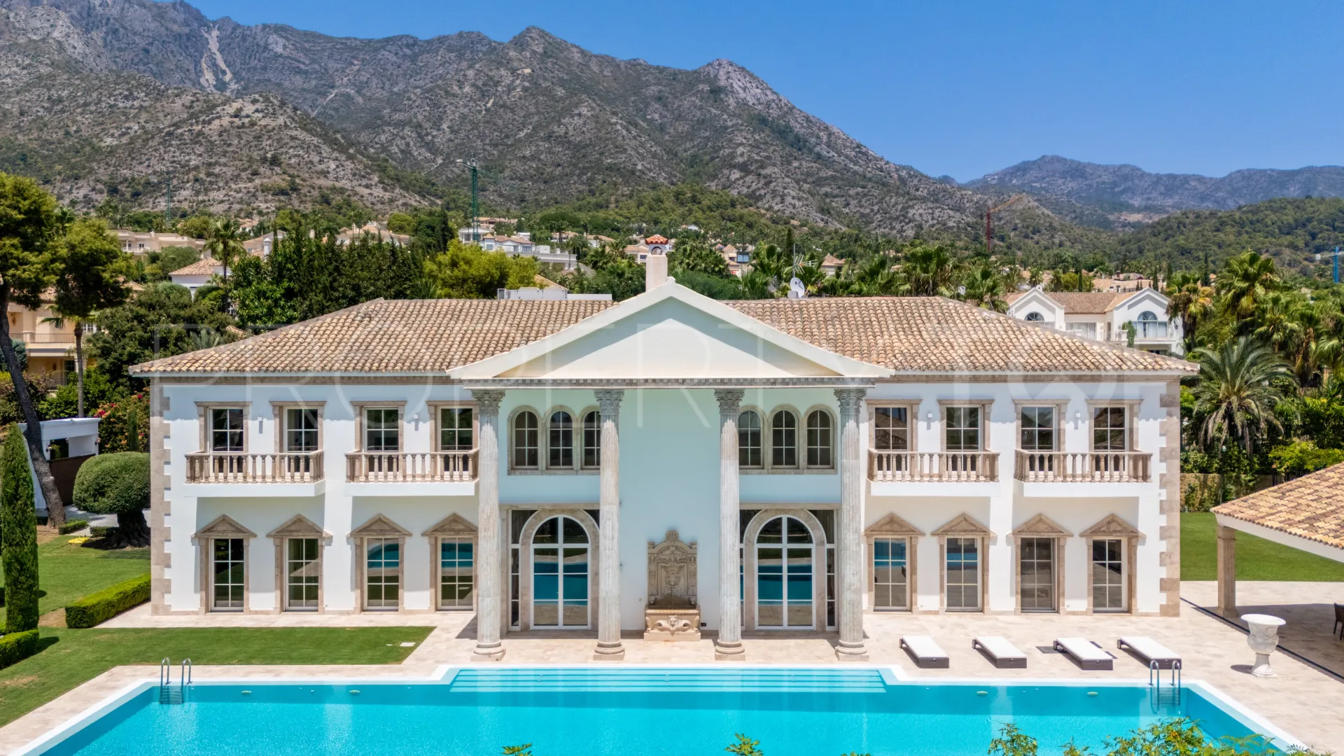 For sale villa in Sierra Blanca with 10 bedrooms