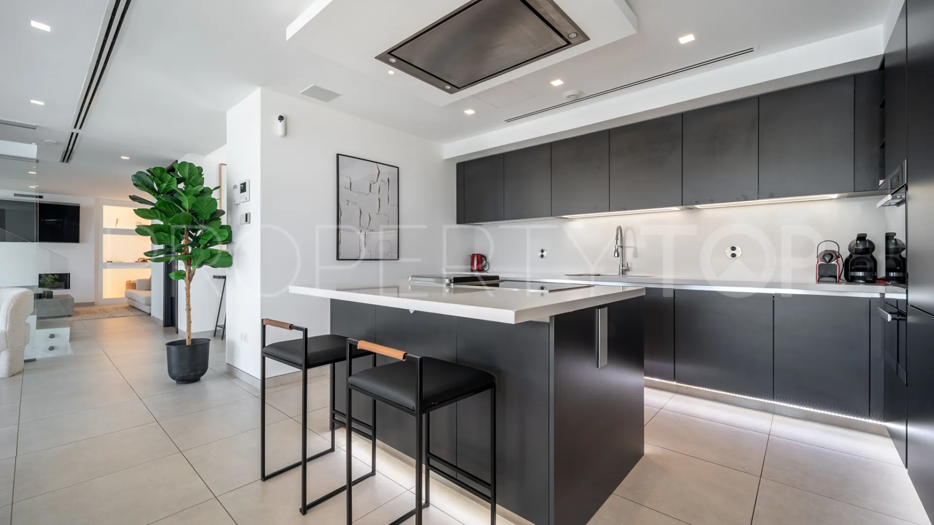 Comprar villa en Nueva Andalucia de 5 dormitorios