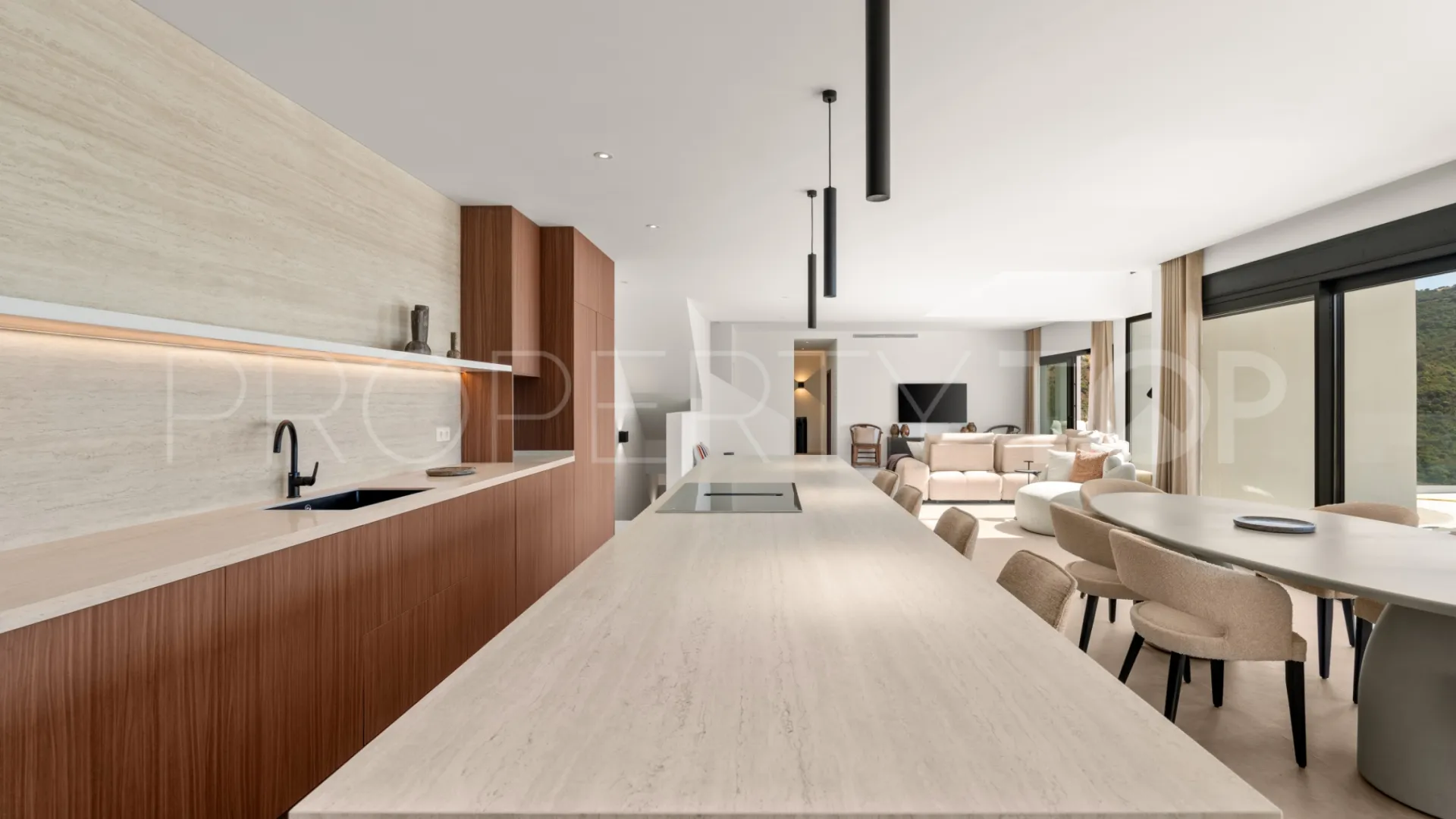 For sale Monte Mayor villa with 5 bedrooms