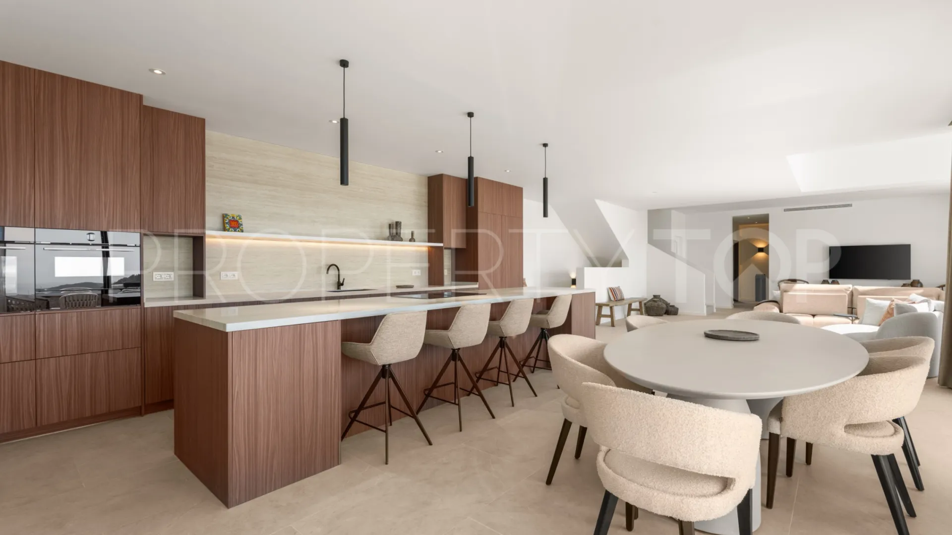 For sale Monte Mayor villa with 5 bedrooms