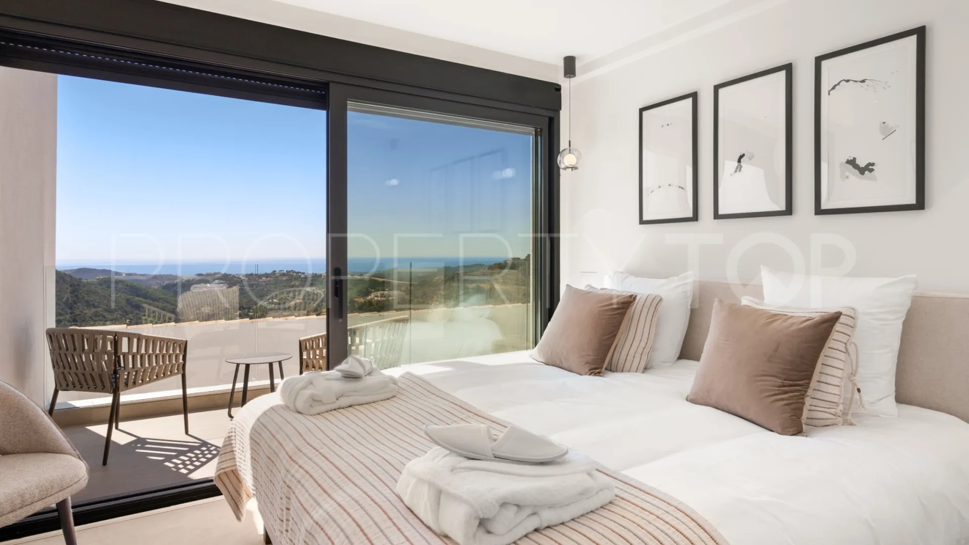 For sale Monte Mayor villa with 5 bedrooms