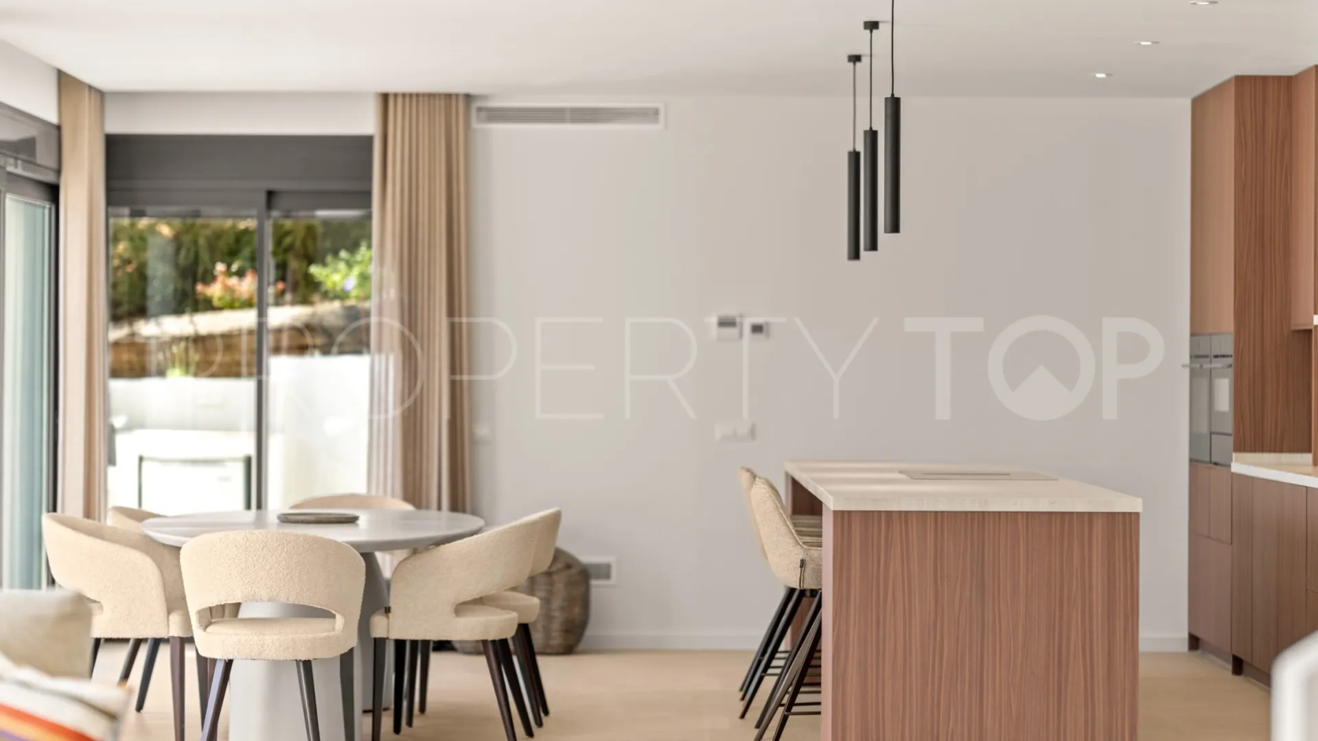 For sale Monte Mayor villa with 5 bedrooms