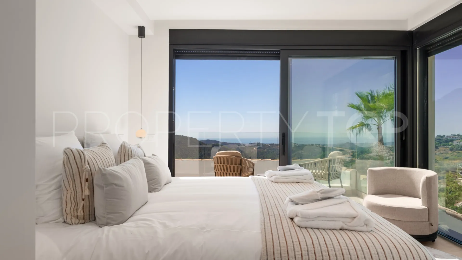 For sale Monte Mayor villa with 5 bedrooms