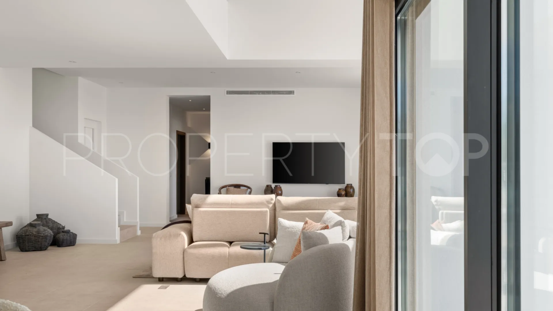 For sale Monte Mayor villa with 5 bedrooms