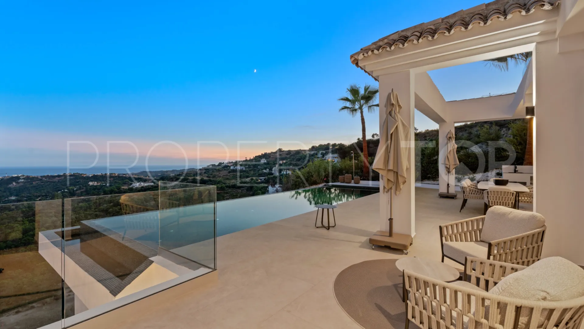 For sale Monte Mayor villa with 5 bedrooms