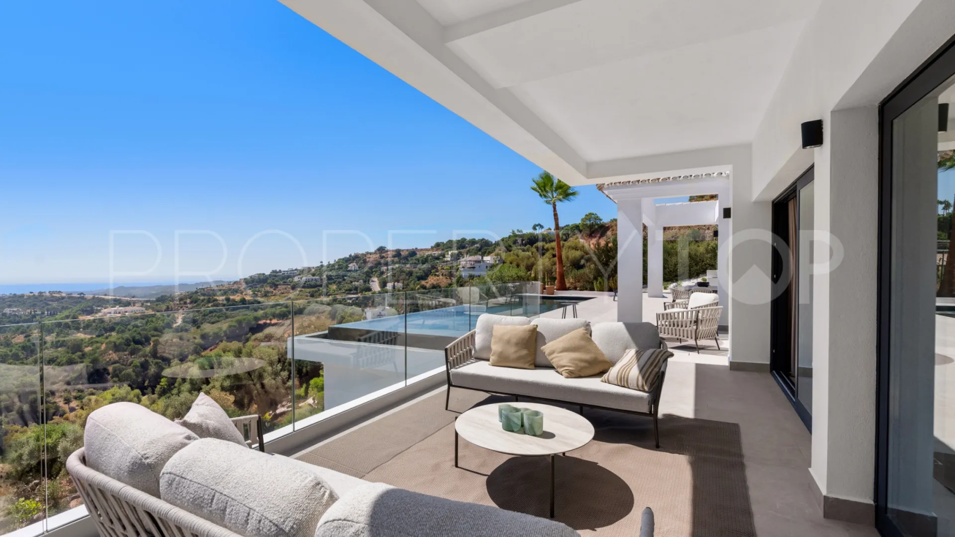 For sale Monte Mayor villa with 5 bedrooms