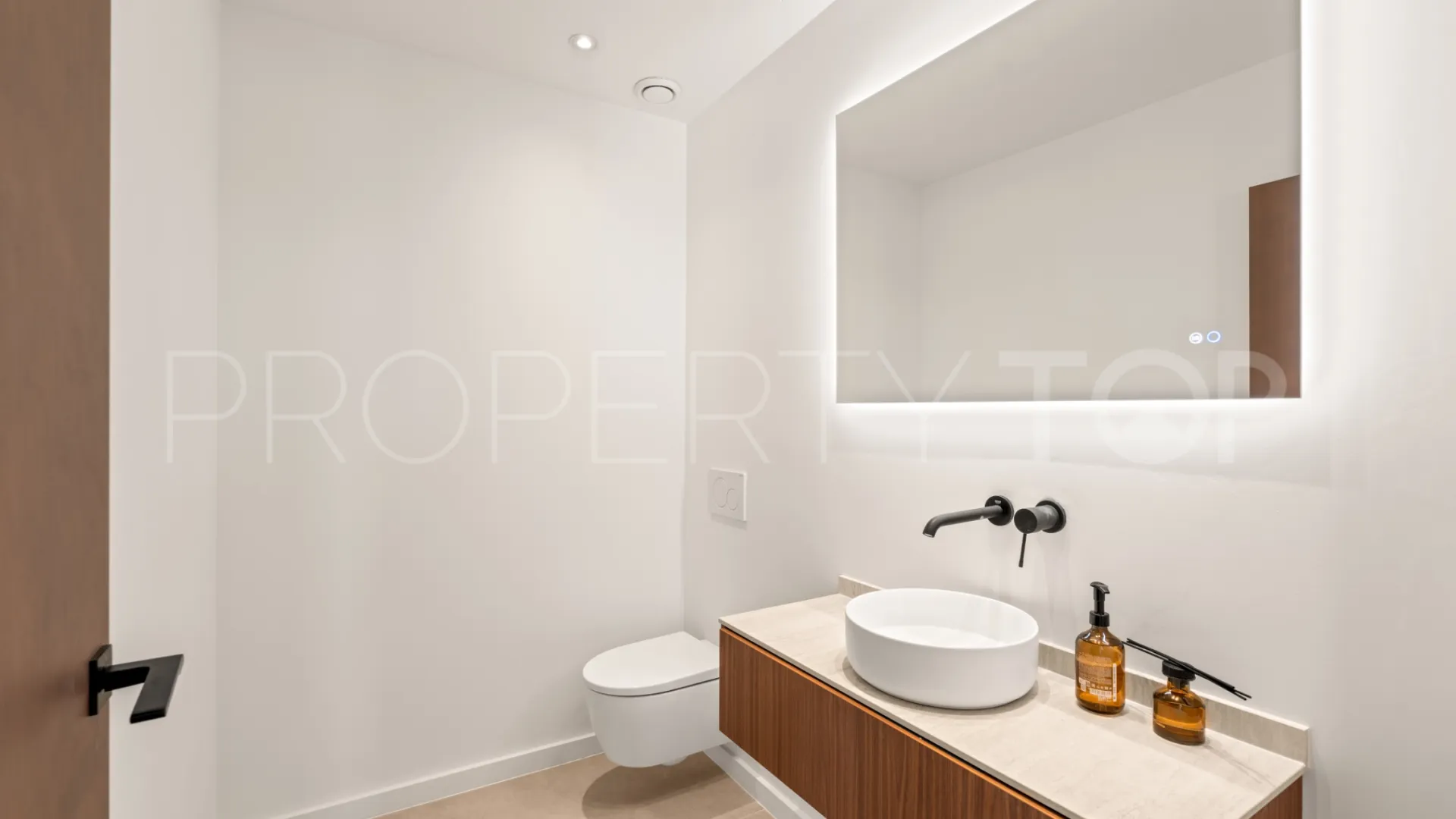 For sale Monte Mayor villa with 5 bedrooms