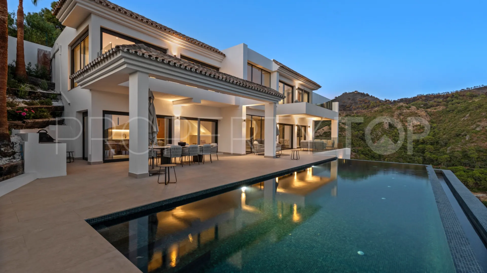 For sale Monte Mayor villa with 5 bedrooms