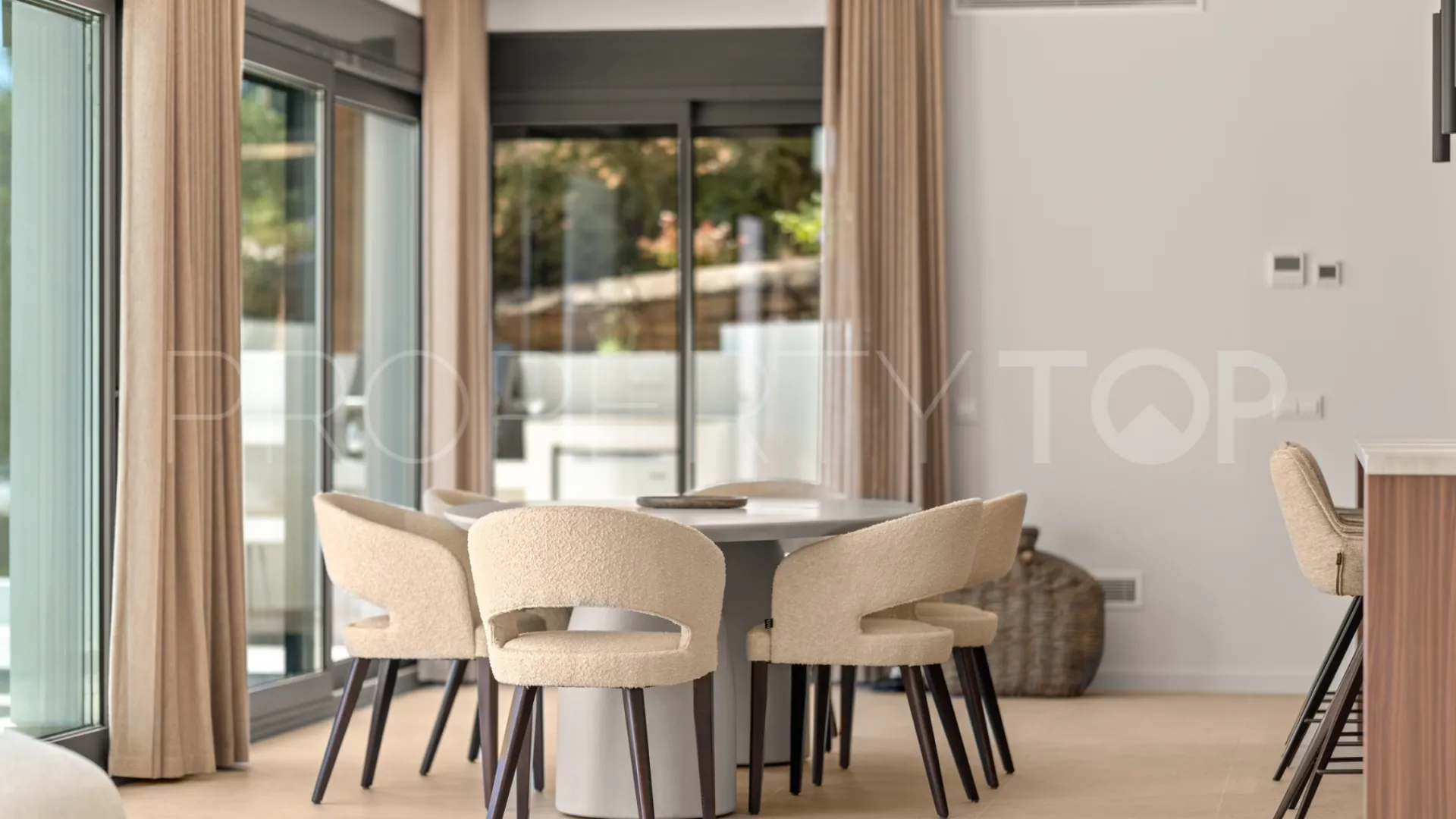 For sale Monte Mayor villa with 5 bedrooms