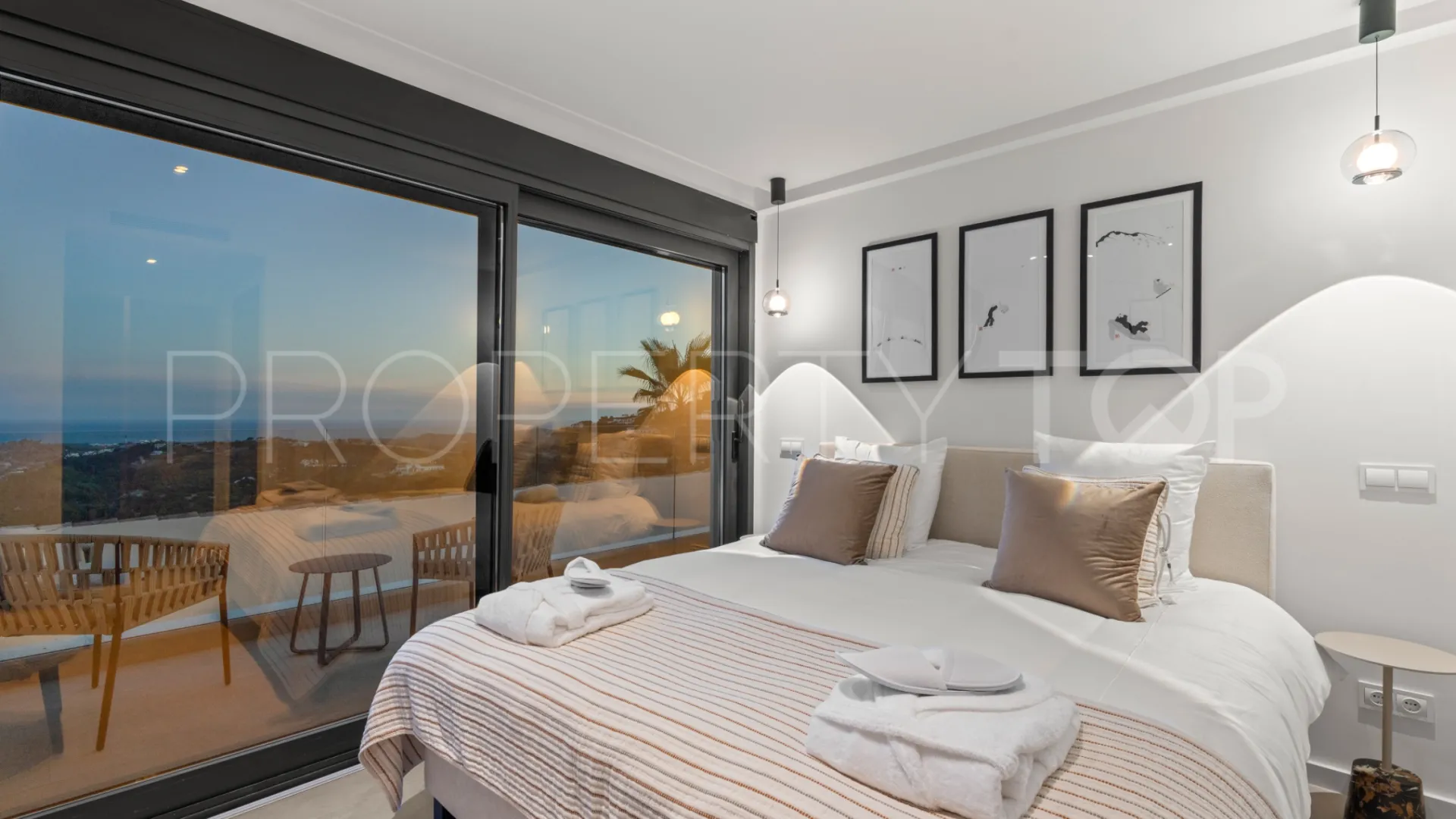 For sale Monte Mayor villa with 5 bedrooms