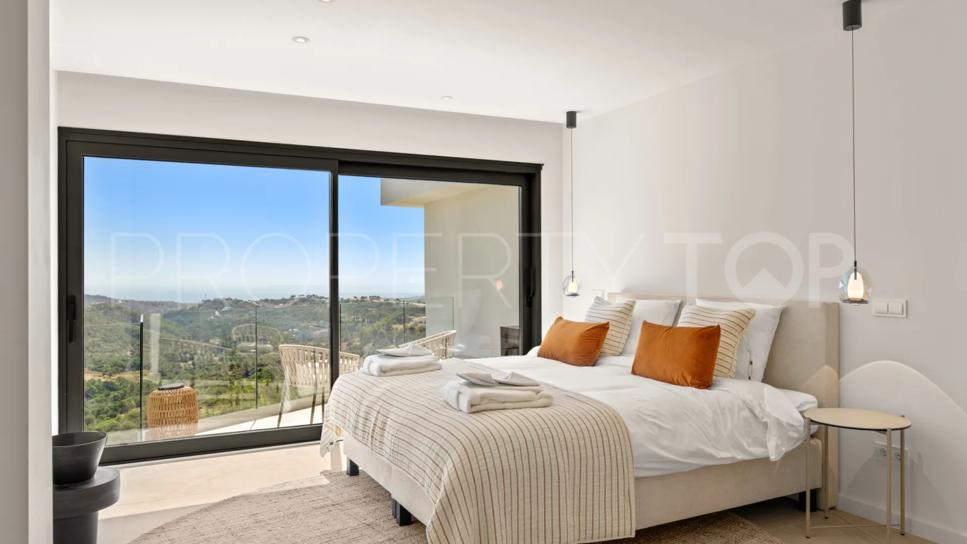 For sale Monte Mayor villa with 5 bedrooms
