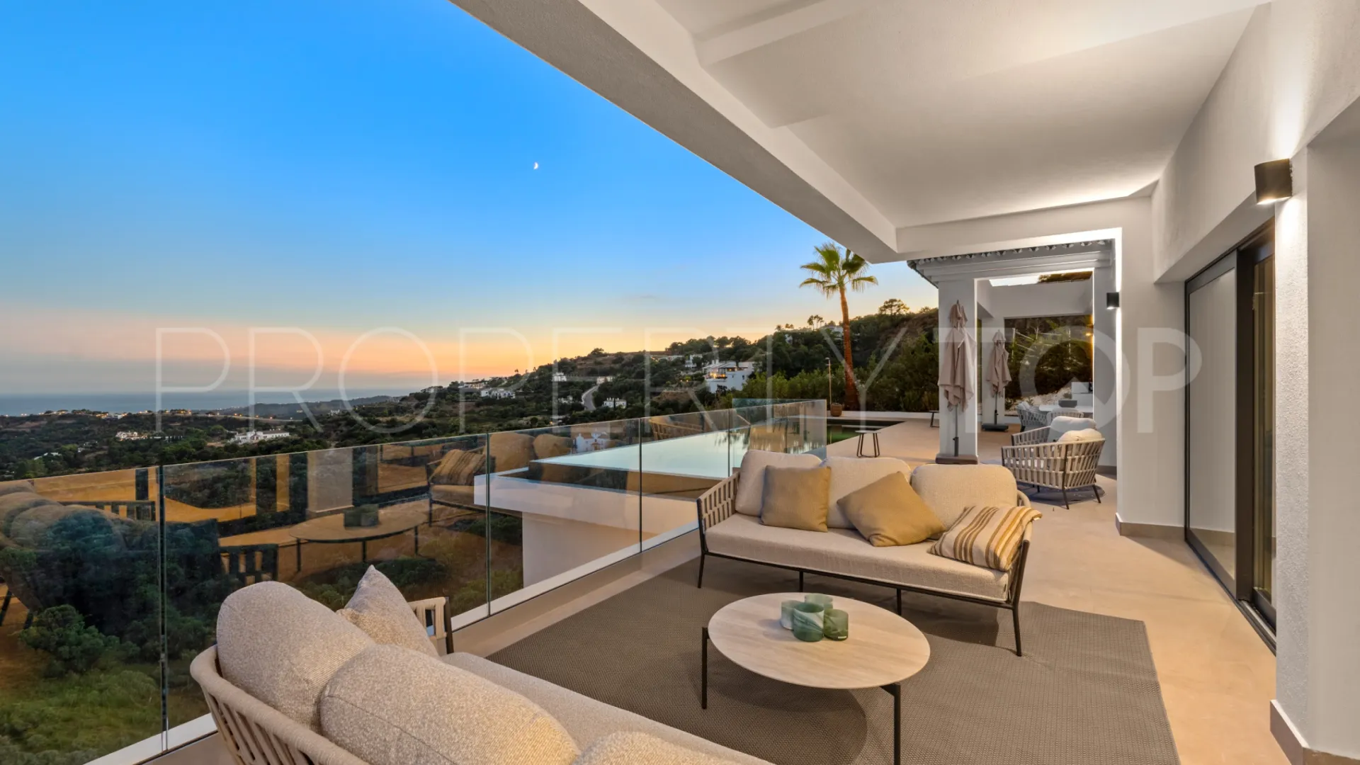 For sale Monte Mayor villa with 5 bedrooms