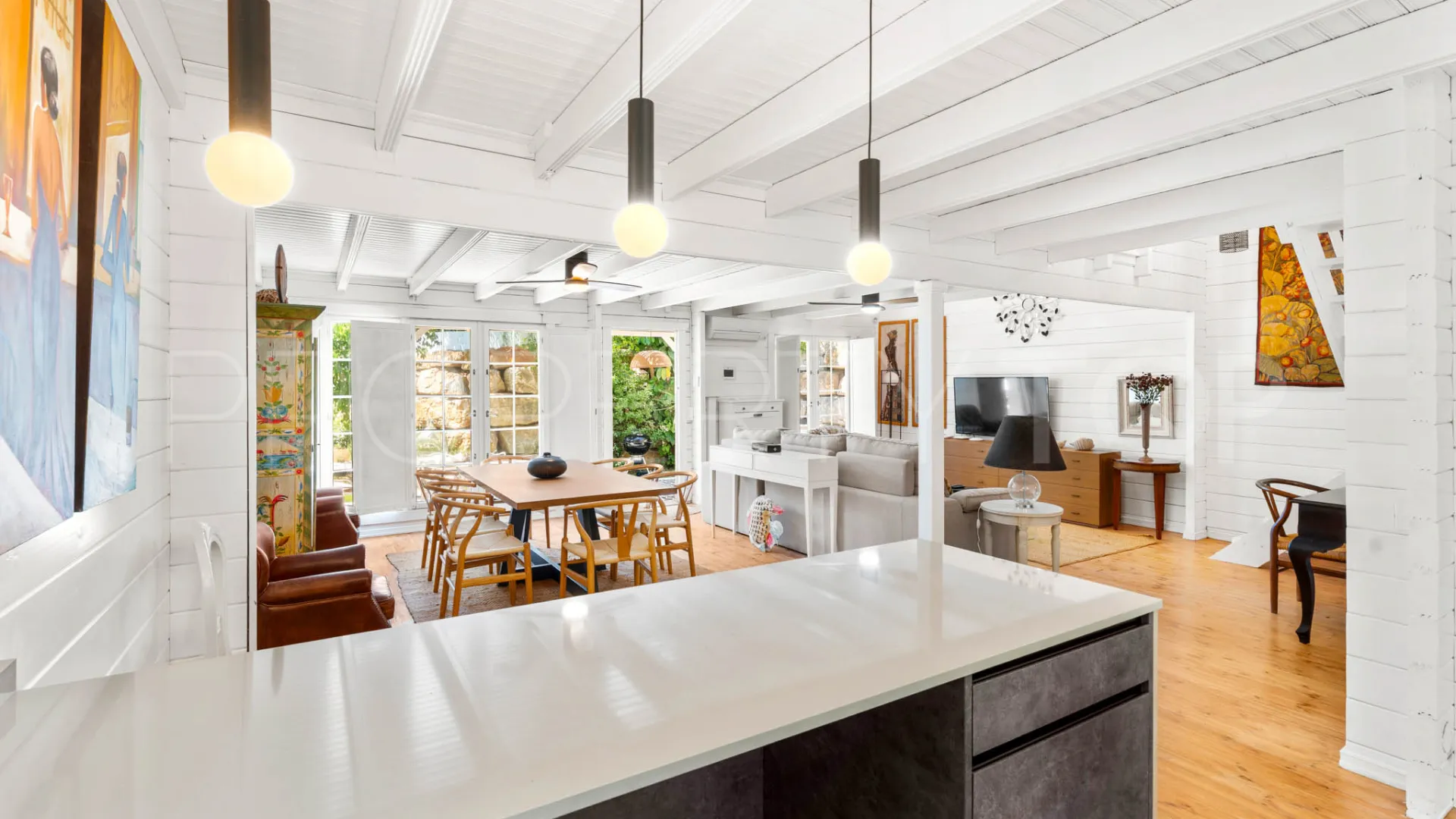 For sale 8 bedrooms villa in Paraiso Alto