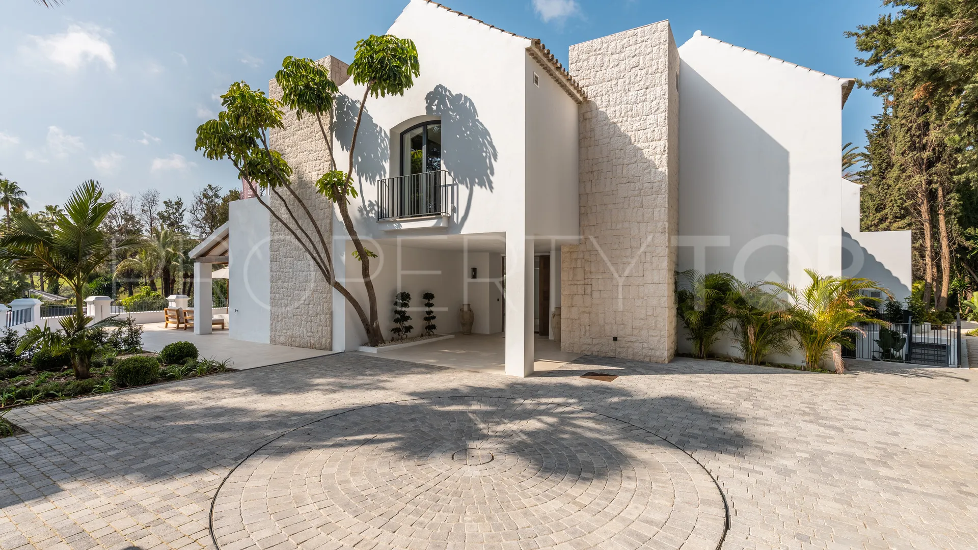 Comprar villa con 5 dormitorios en Las Brisas